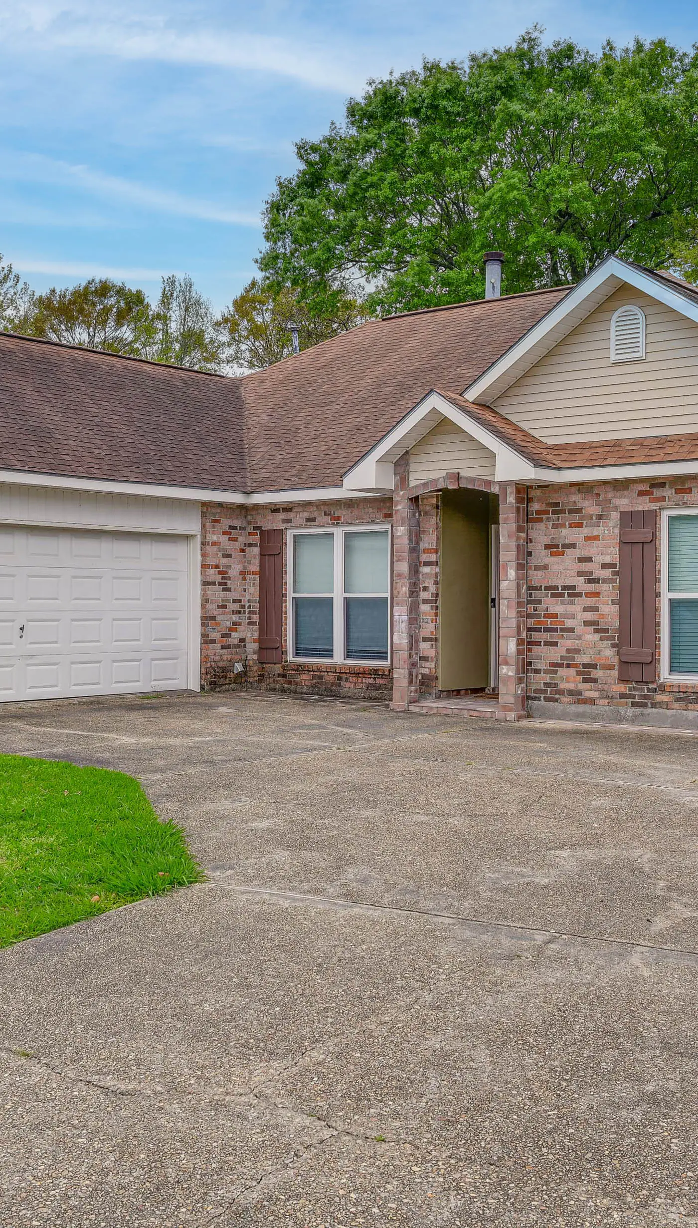Baton Rouge Retreat w/ Patio, Grill & Fire Pit!