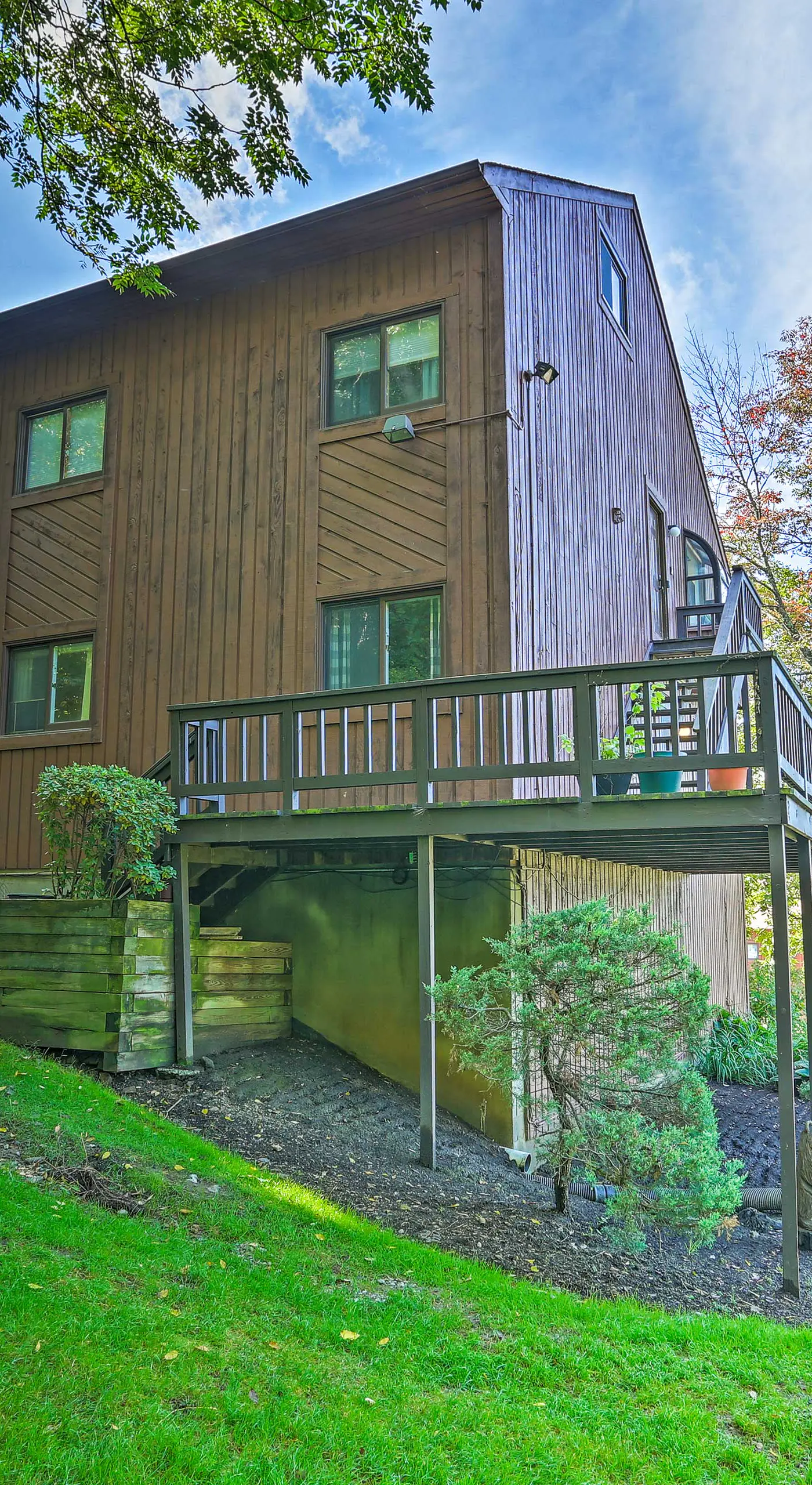 Vernon Condo w/ Deck, Near Appalachian Trail!