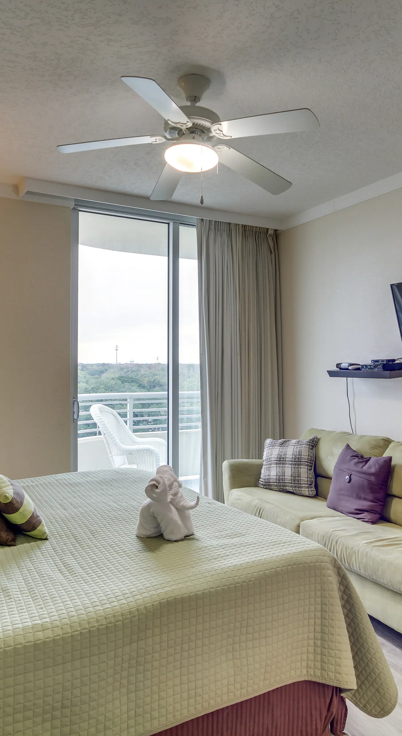 Resort-Style Biloxi Condo: Walk to the Beach!