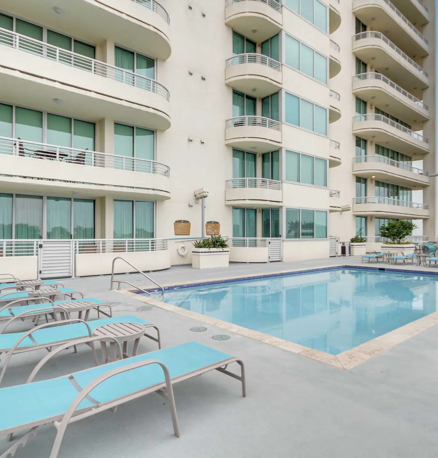 Resort-Style Biloxi Condo: Walk to the Beach!
