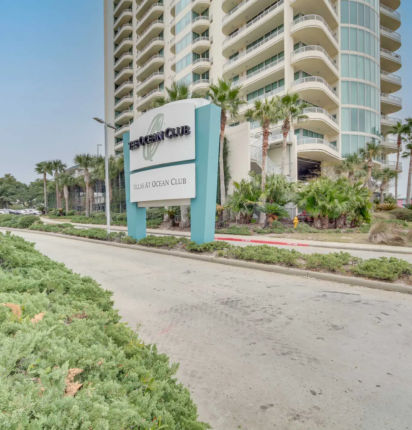 Resort-Style Biloxi Condo: Walk to the Beach!