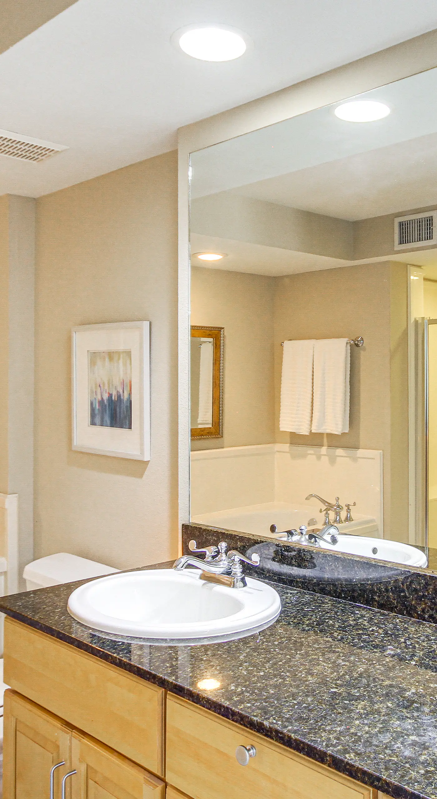 Biloxi Condo w/ Pool Access - Steps to Beach!