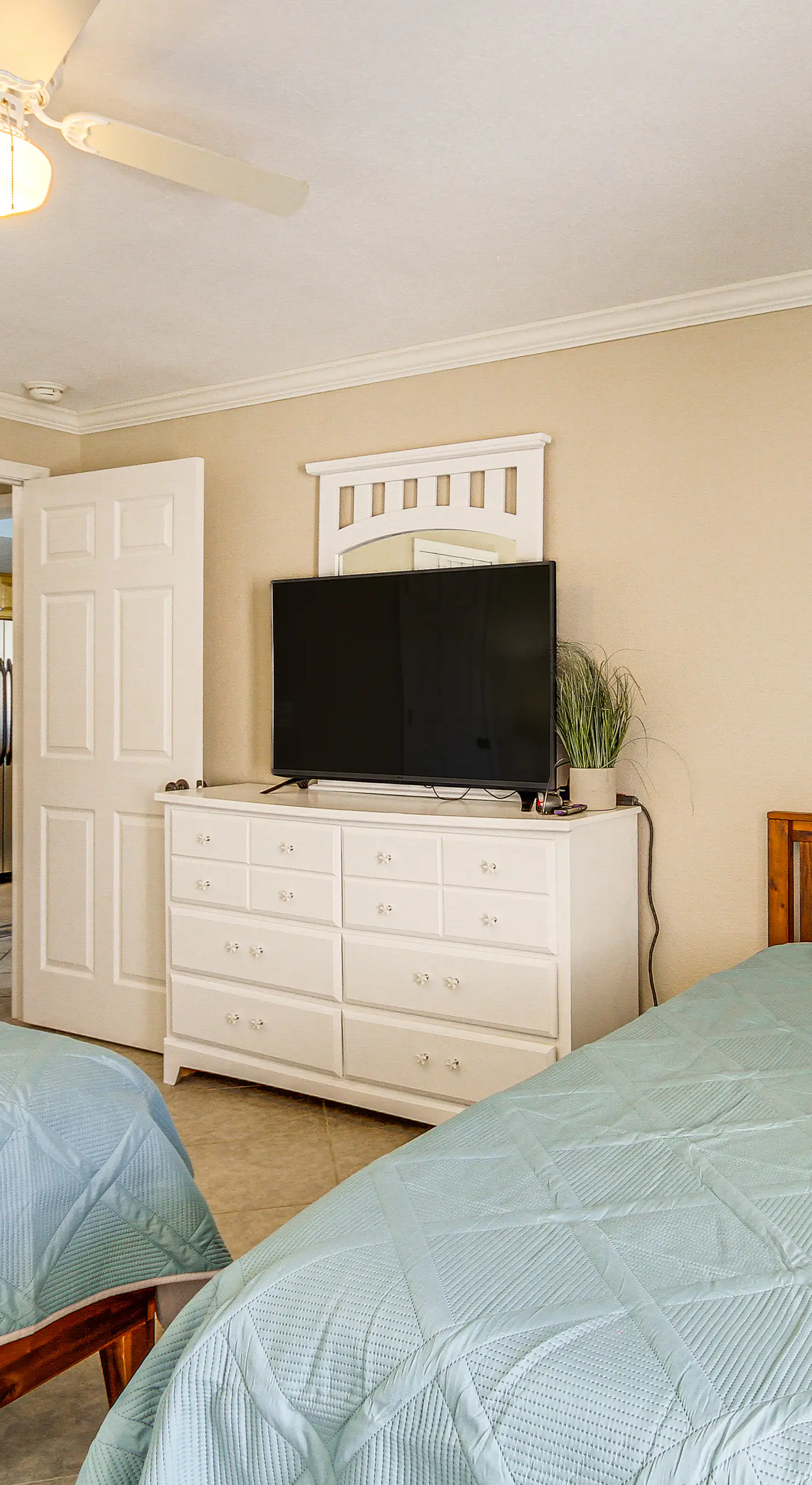 Biloxi Condo w/ Pool Access - Steps to Beach!