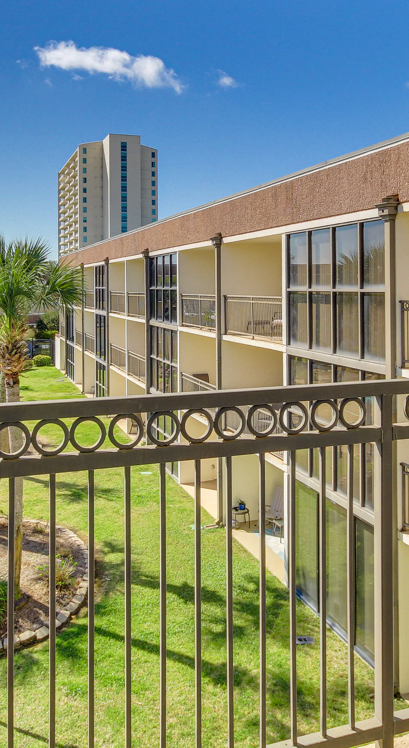 Biloxi Condo w/ Pool Access - Steps to Beach!