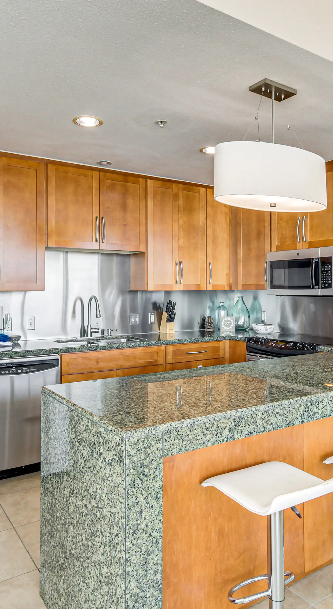 Walk to Beach: Luxury Biloxi Condo w/ Pool Access!