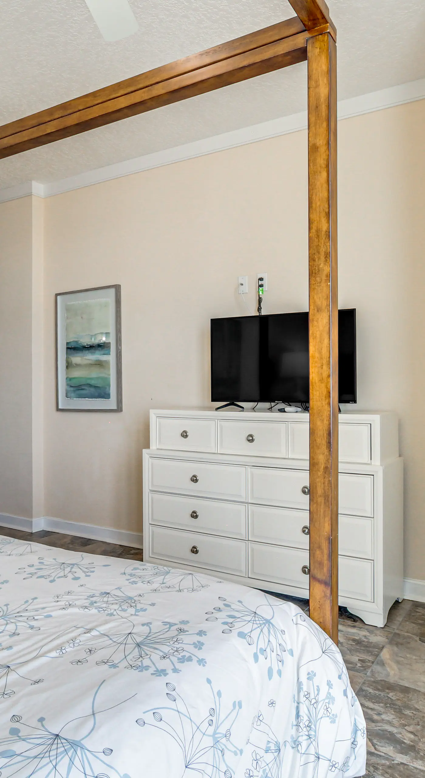 Walk to Beach: Luxury Biloxi Condo w/ Pool Access!