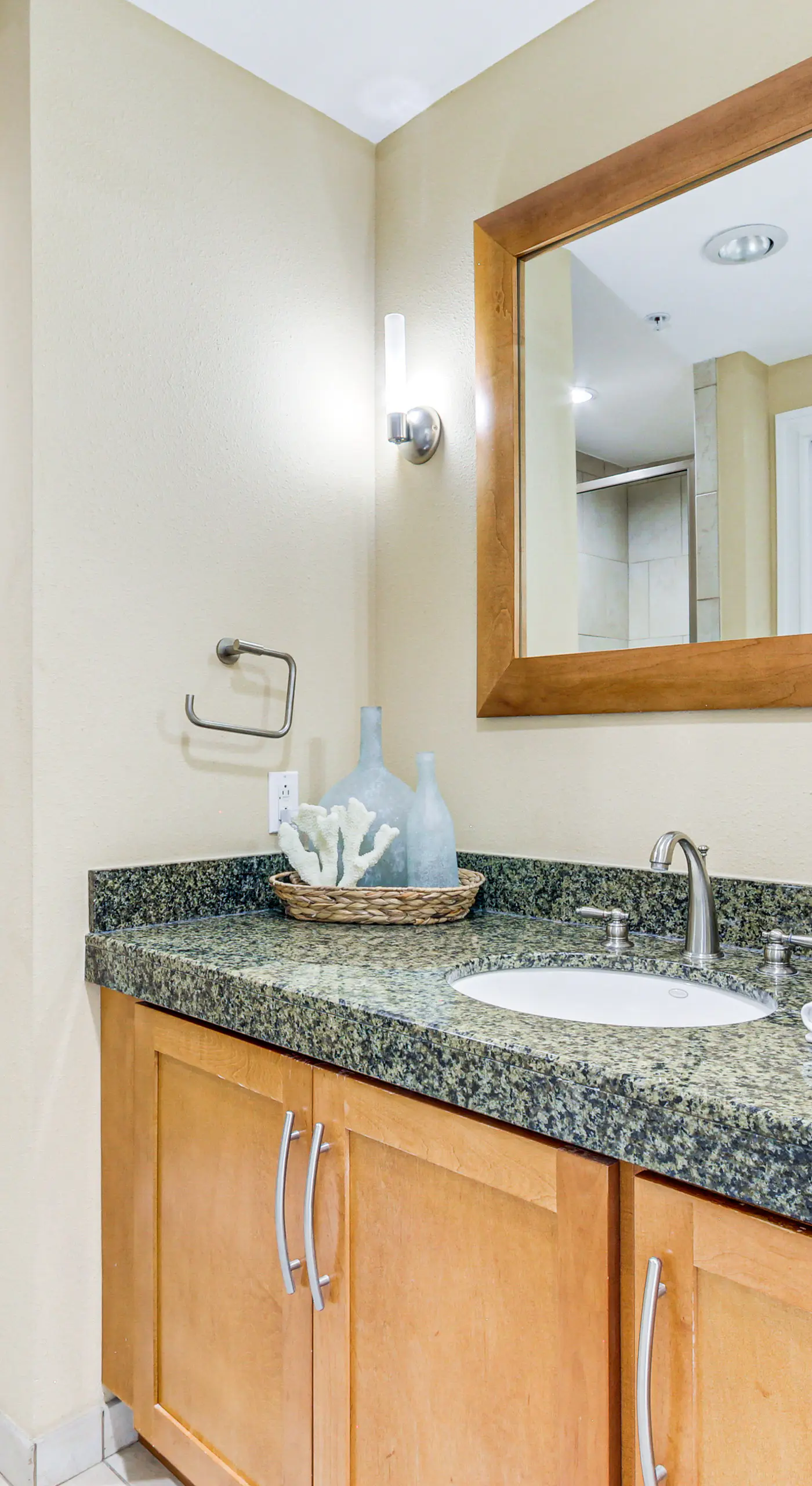 Walk to Beach: Luxury Biloxi Condo w/ Pool Access!