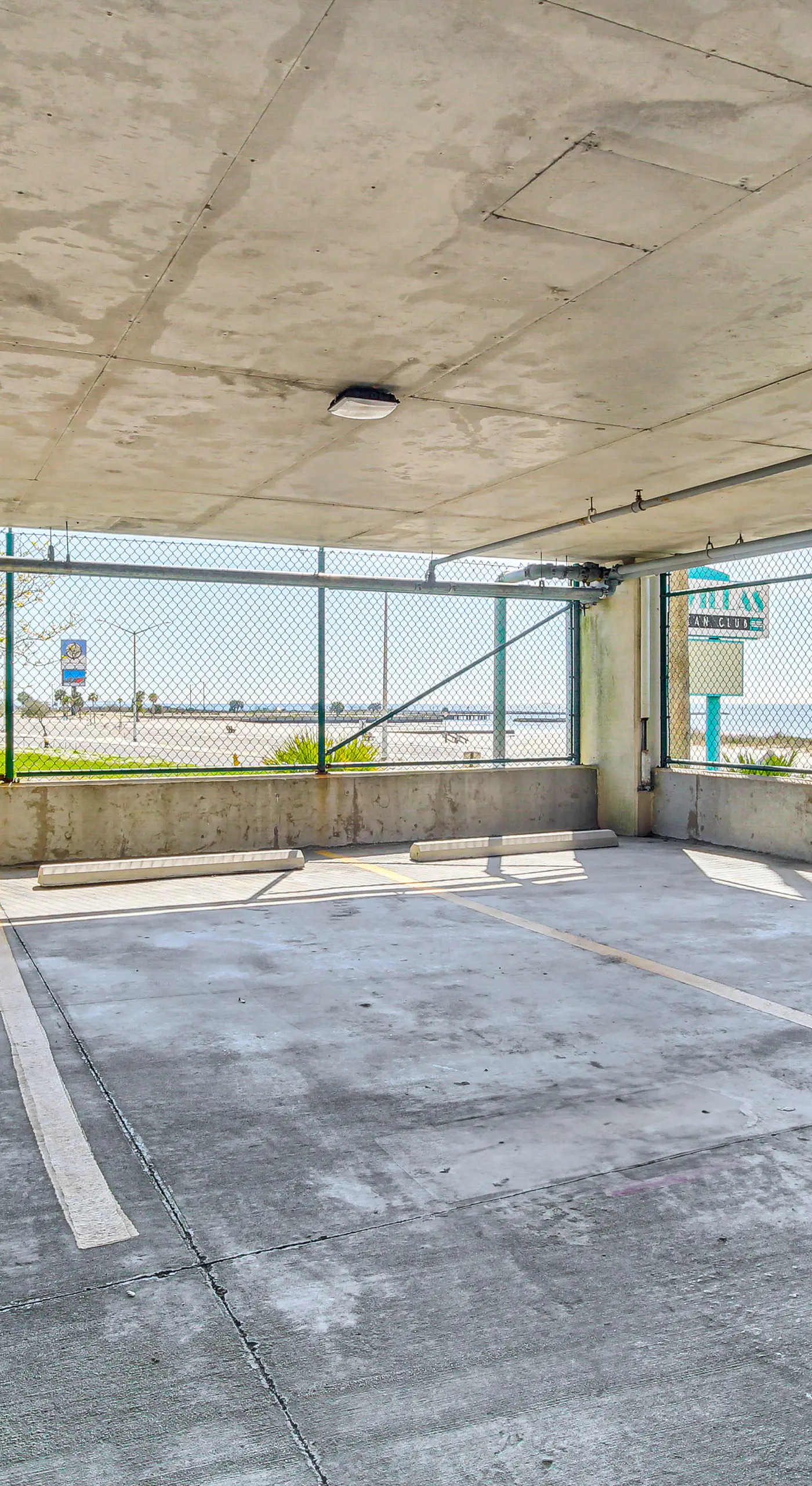 Walk to Beach: Luxury Biloxi Condo w/ Pool Access!