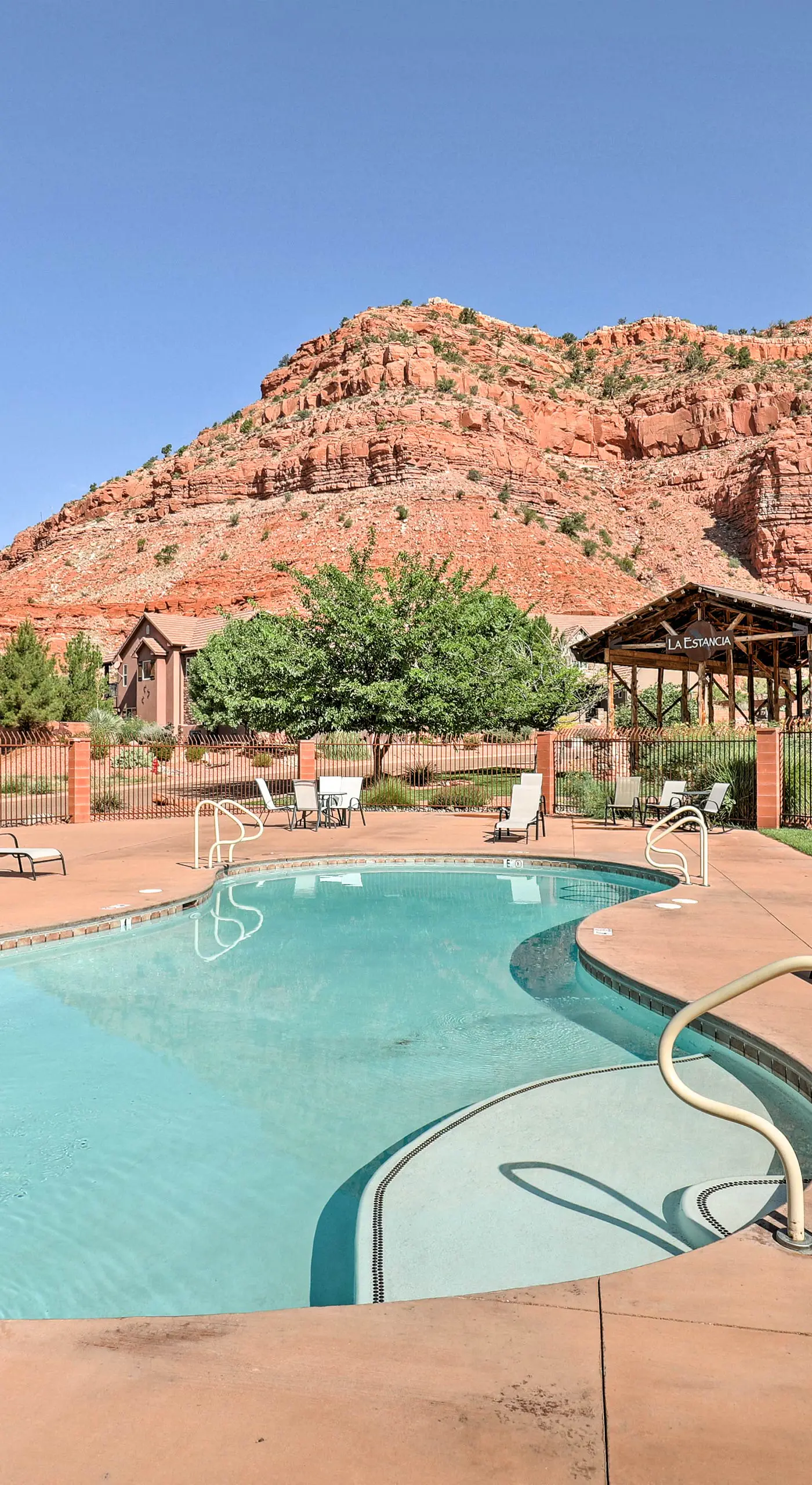 Day Trip to Zion: Home w/ Fire Pit & Pool Access