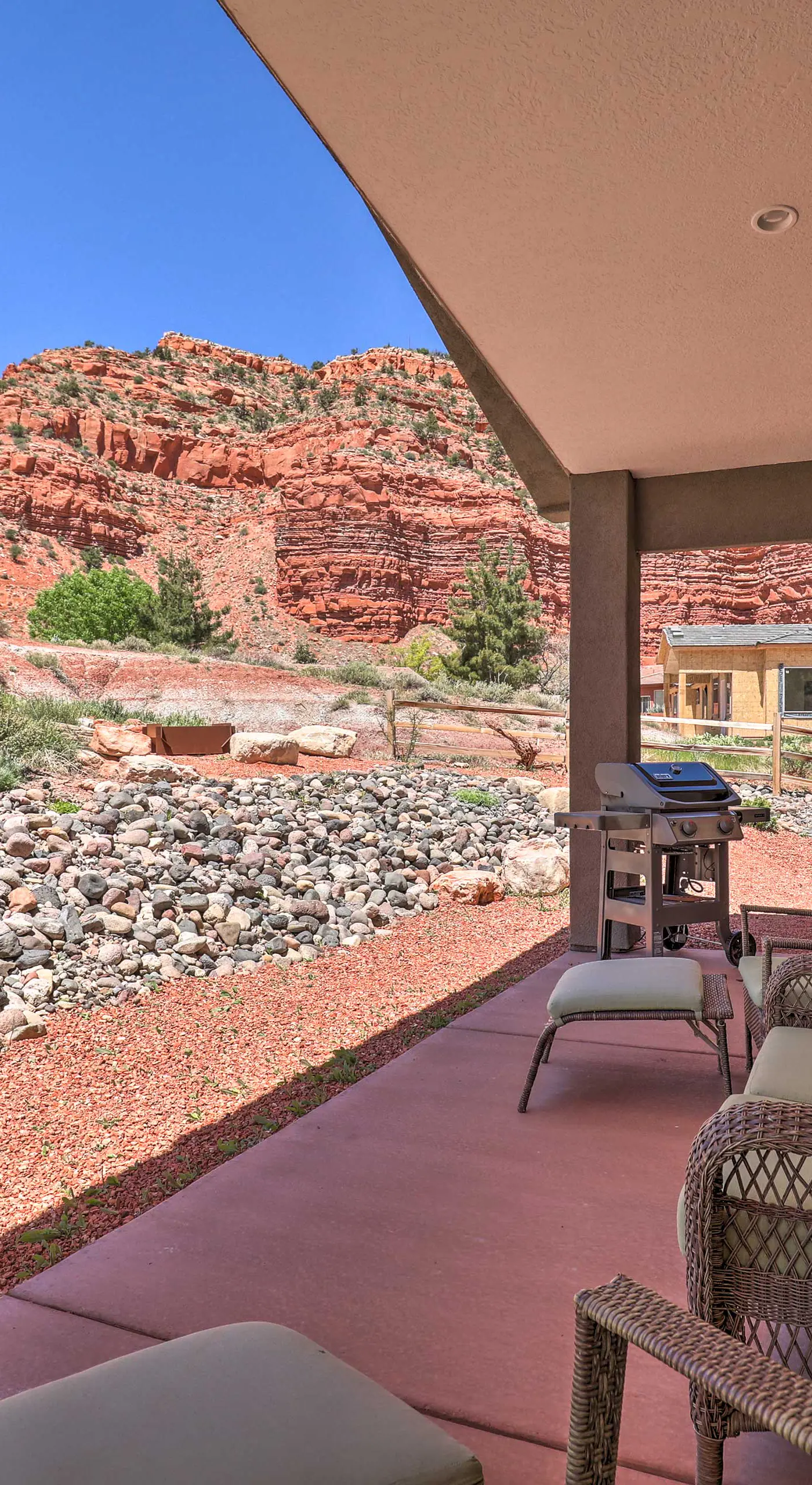Day Trip to Zion: Home w/ Fire Pit & Pool Access