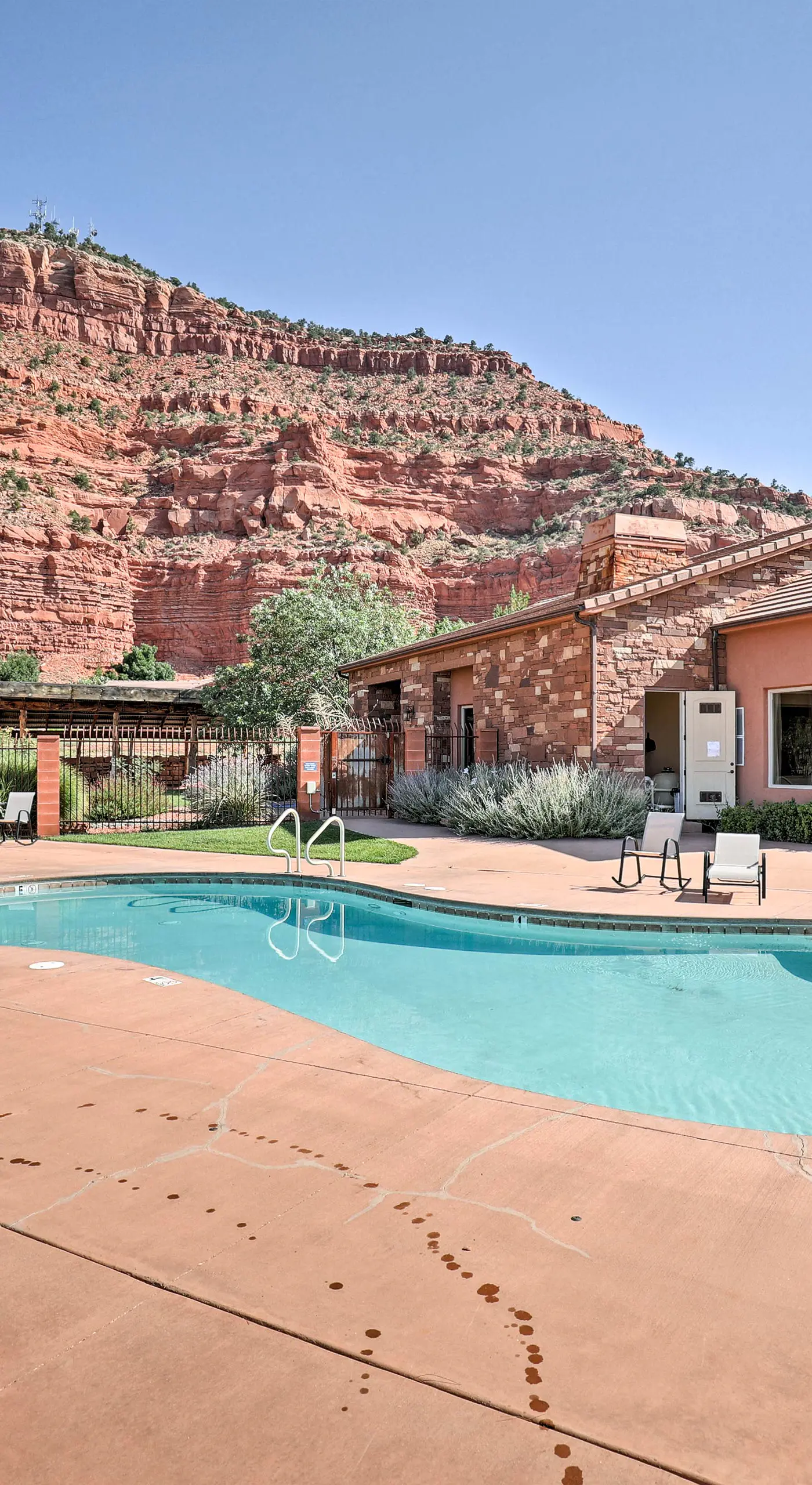 Day Trip to Zion: Home w/ Fire Pit & Pool Access