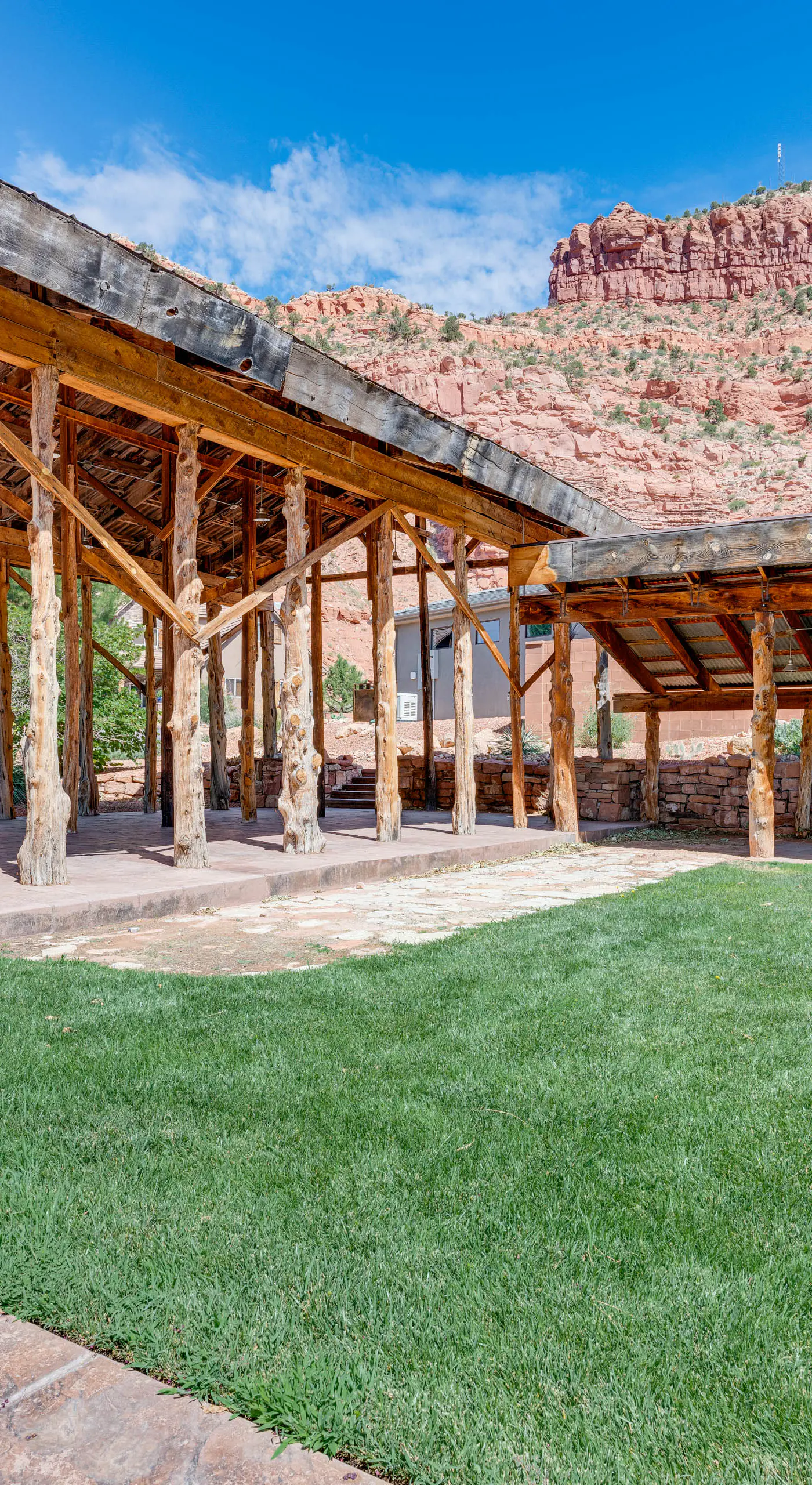 Gorgeous Kanab Home: Canyon Views & Pool Access!