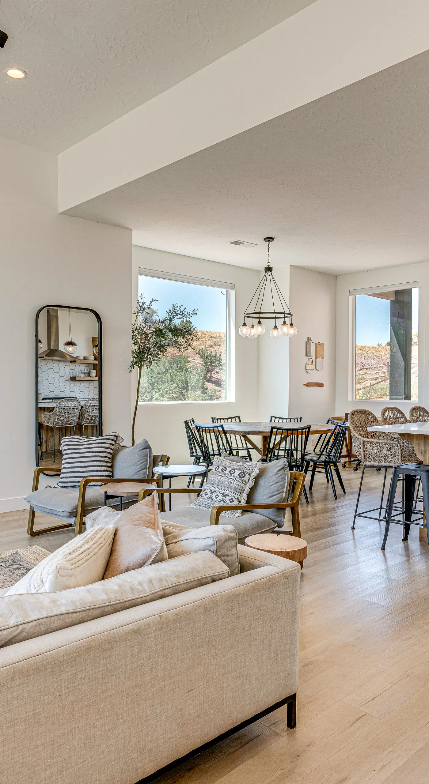 Gorgeous Kanab Home: Canyon Views & Pool Access!