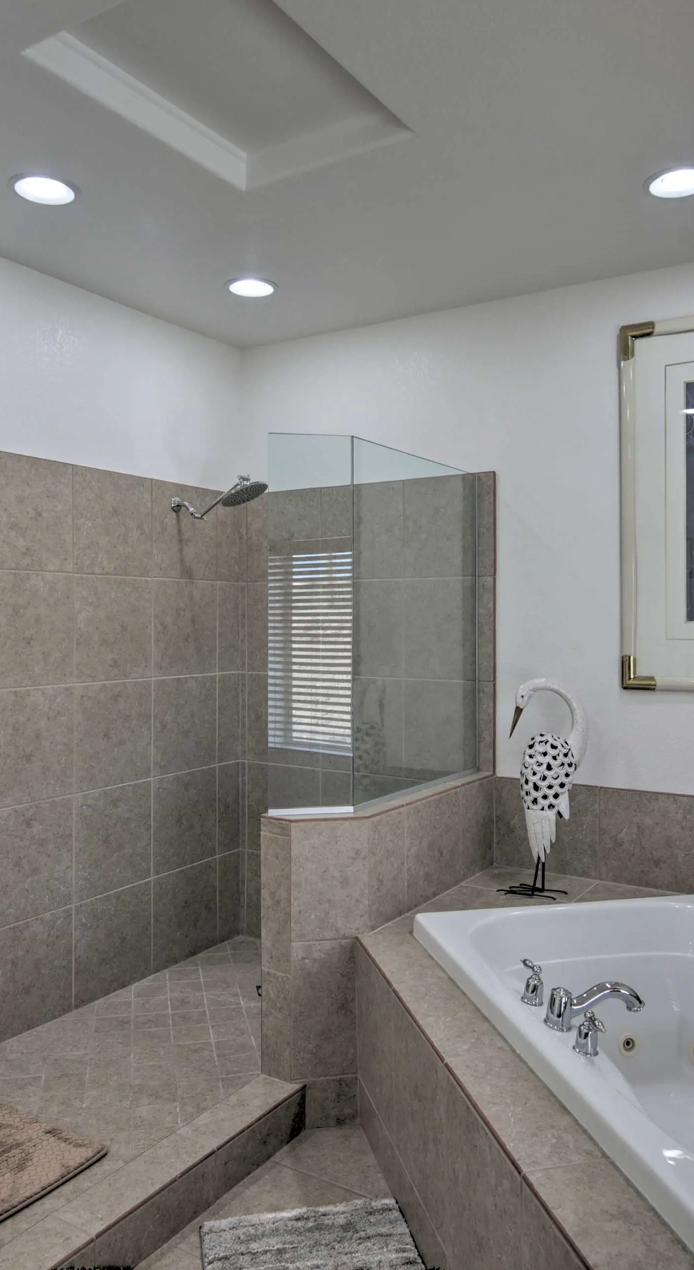 Desert Condo w/ Pool ~ 3 Miles to Colorado River!