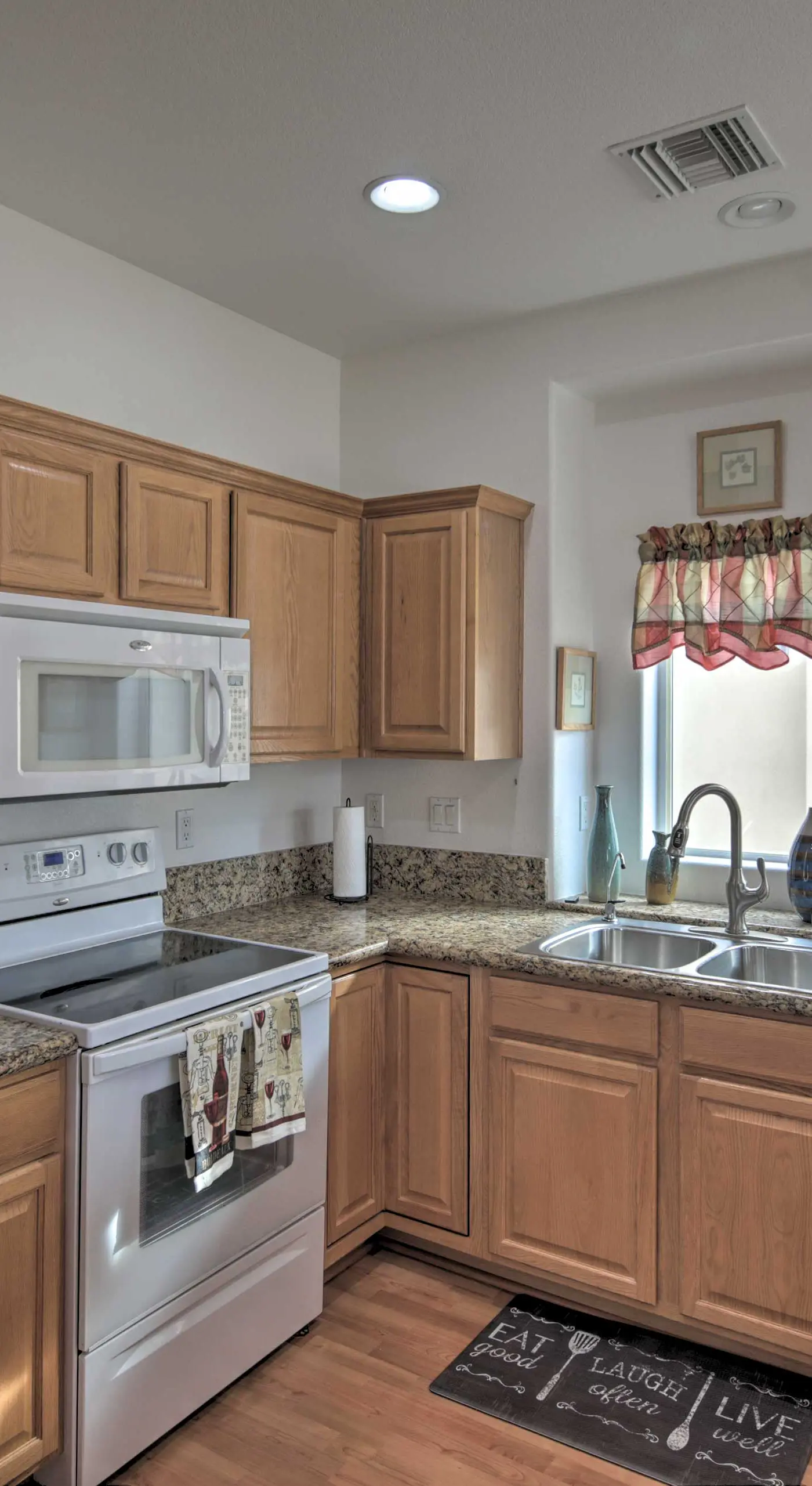 Desert Condo w/ Pool ~ 3 Miles to Colorado River!