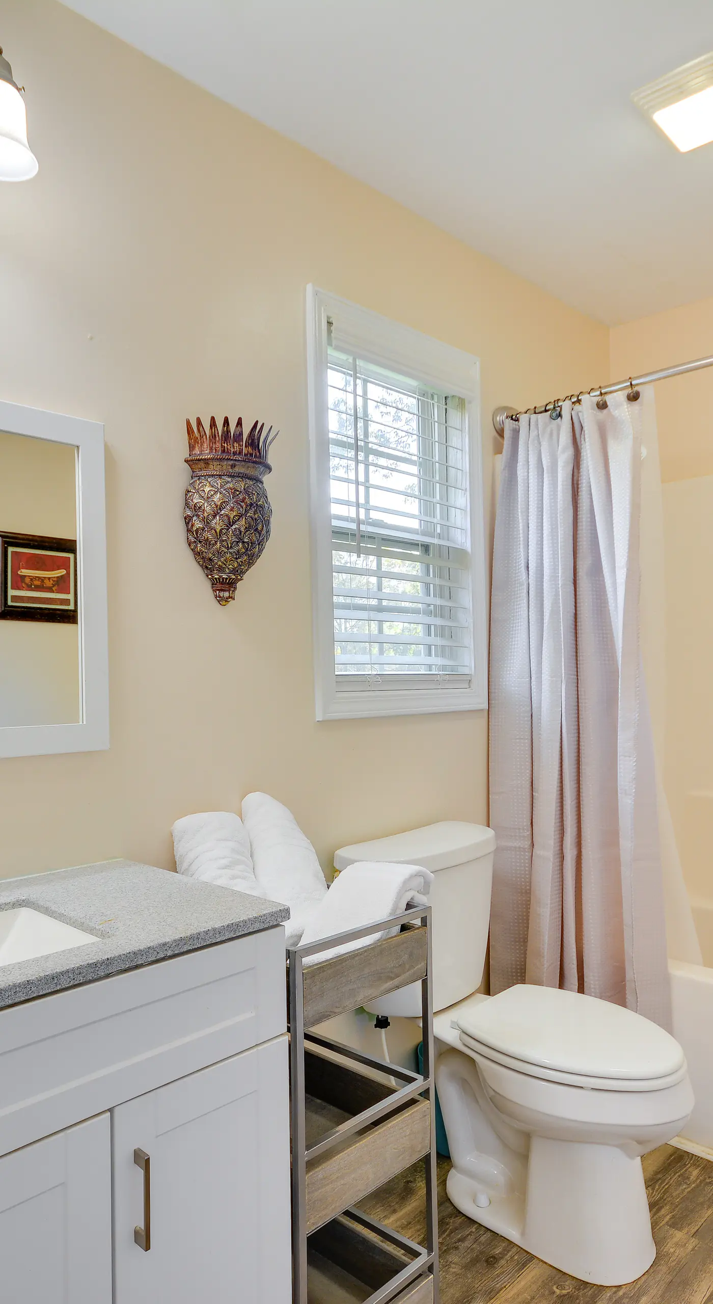 Central High Point Home < 1 Mi to Downtown!