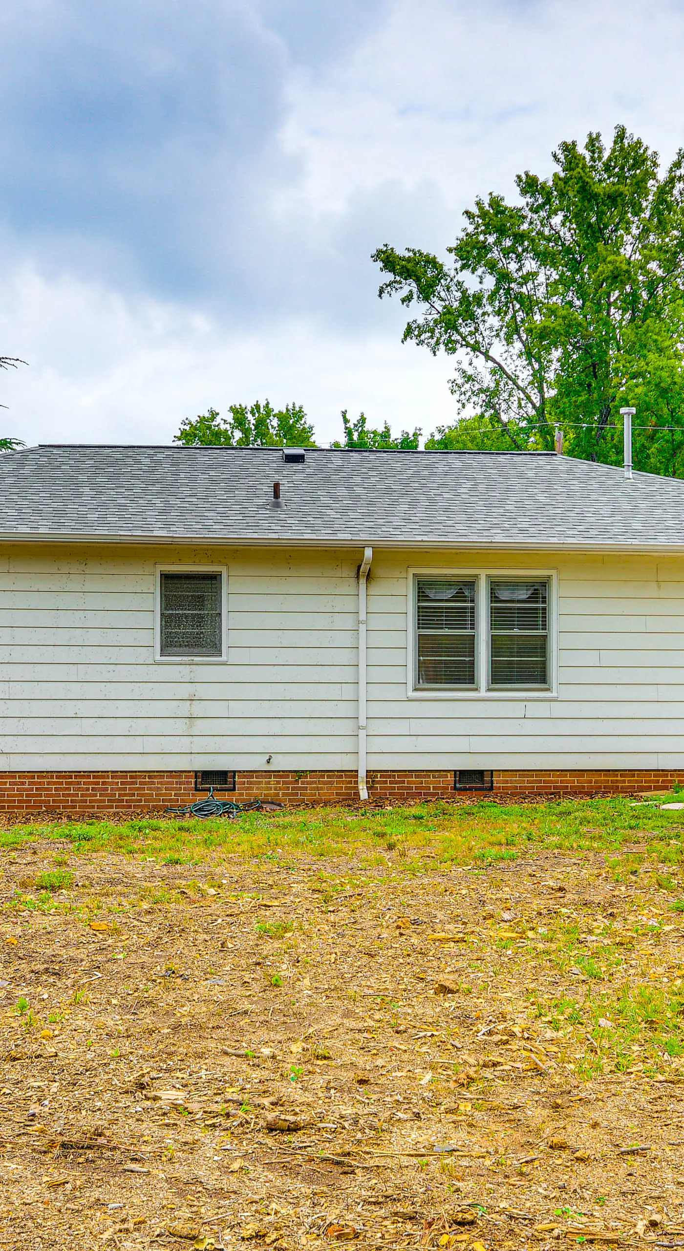'Dogwood Cottage' w/ Fireplace: 1 Mi to University