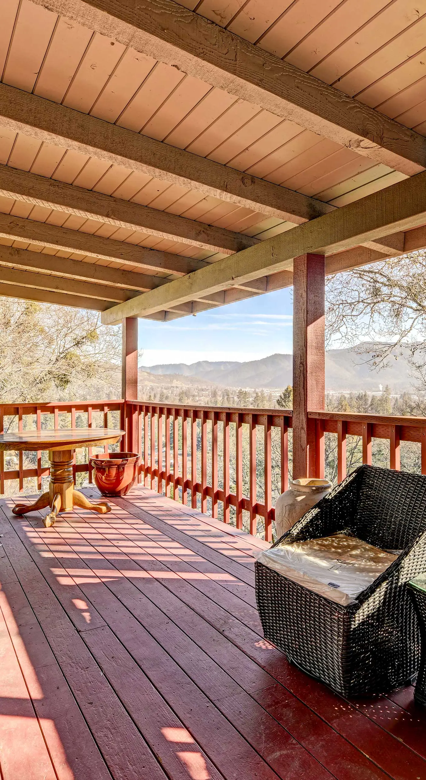 Pet-Friendly Grants Pass Home w/ Hot Tub!