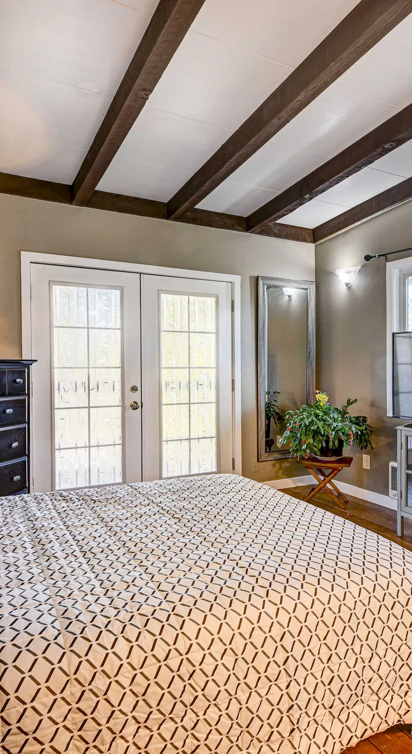 Pet-Friendly Grants Pass Home w/ Hot Tub!