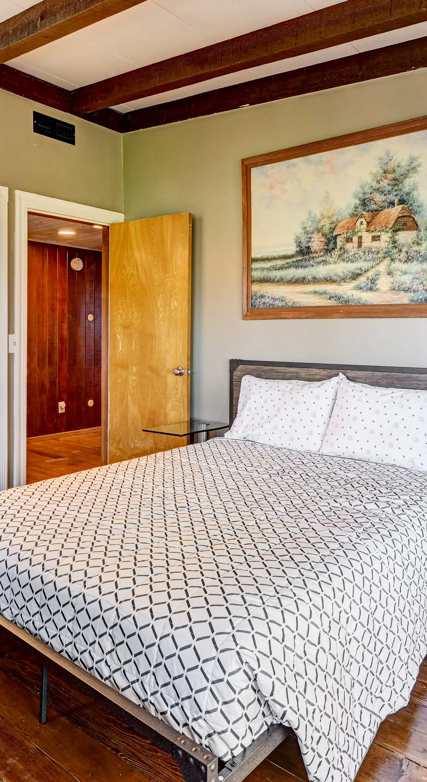 Pet-Friendly Grants Pass Home w/ Hot Tub!