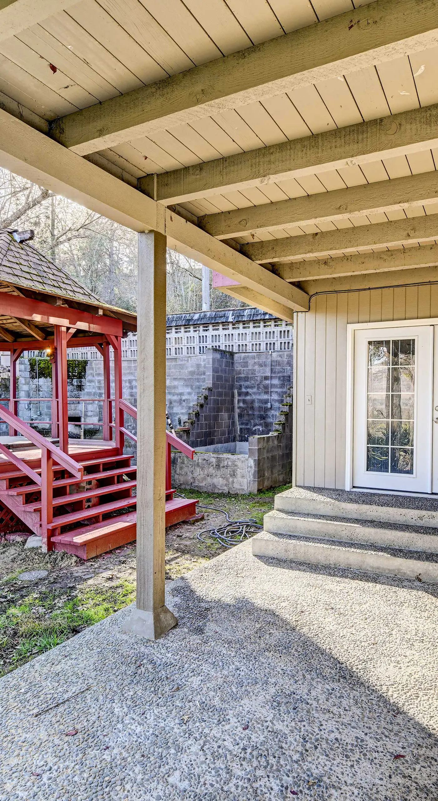 Pet-Friendly Grants Pass Home w/ Hot Tub!