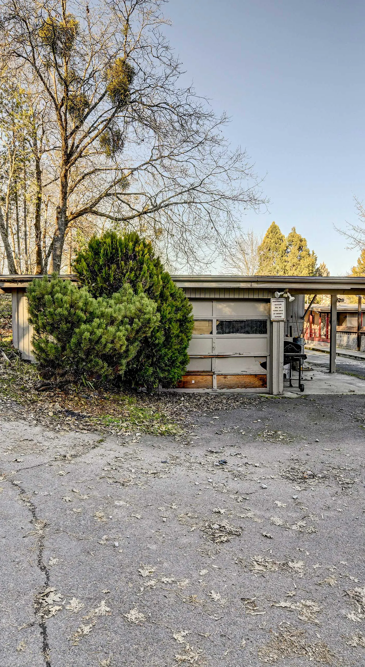 Pet-Friendly Grants Pass Home w/ Hot Tub!