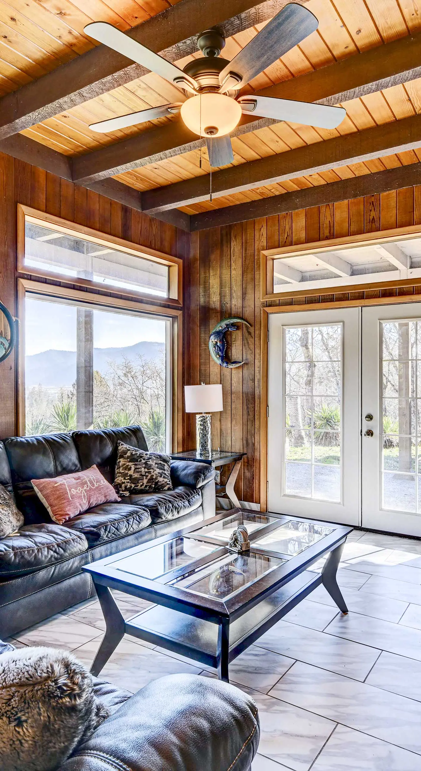 Pet-Friendly Grants Pass Home w/ Hot Tub!