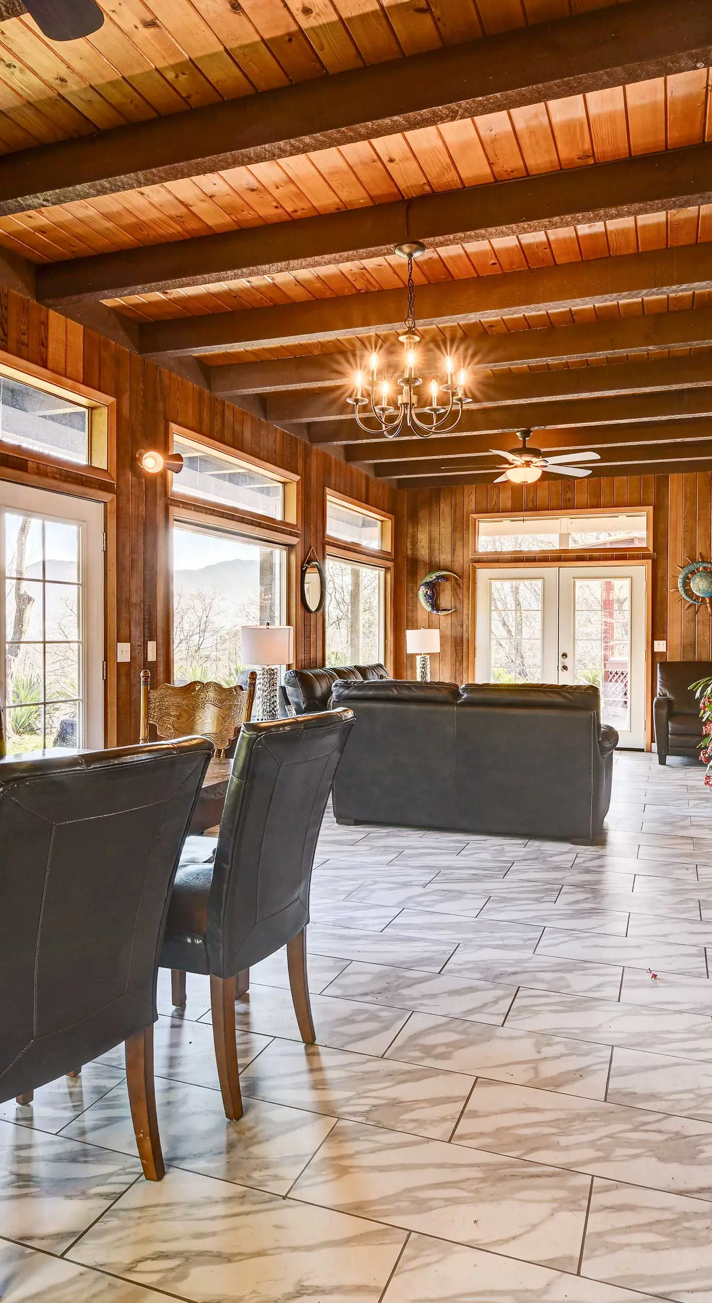Pet-Friendly Grants Pass Home w/ Hot Tub!