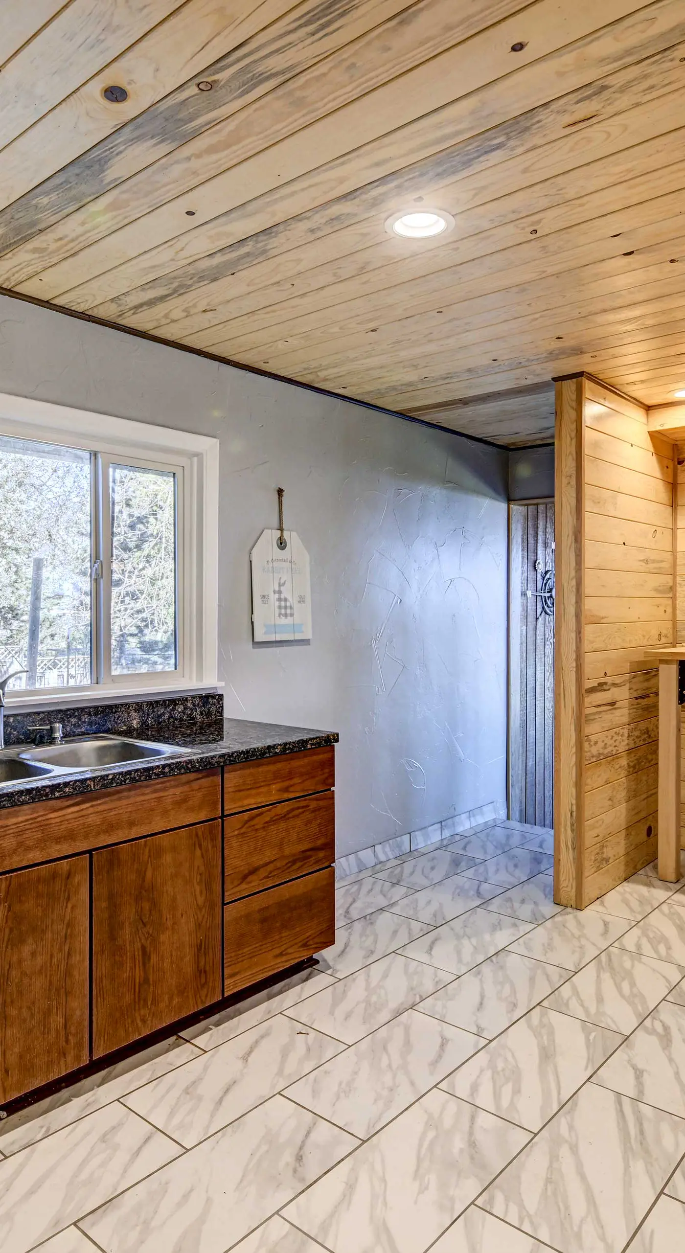 Pet-Friendly Grants Pass Home w/ Hot Tub!
