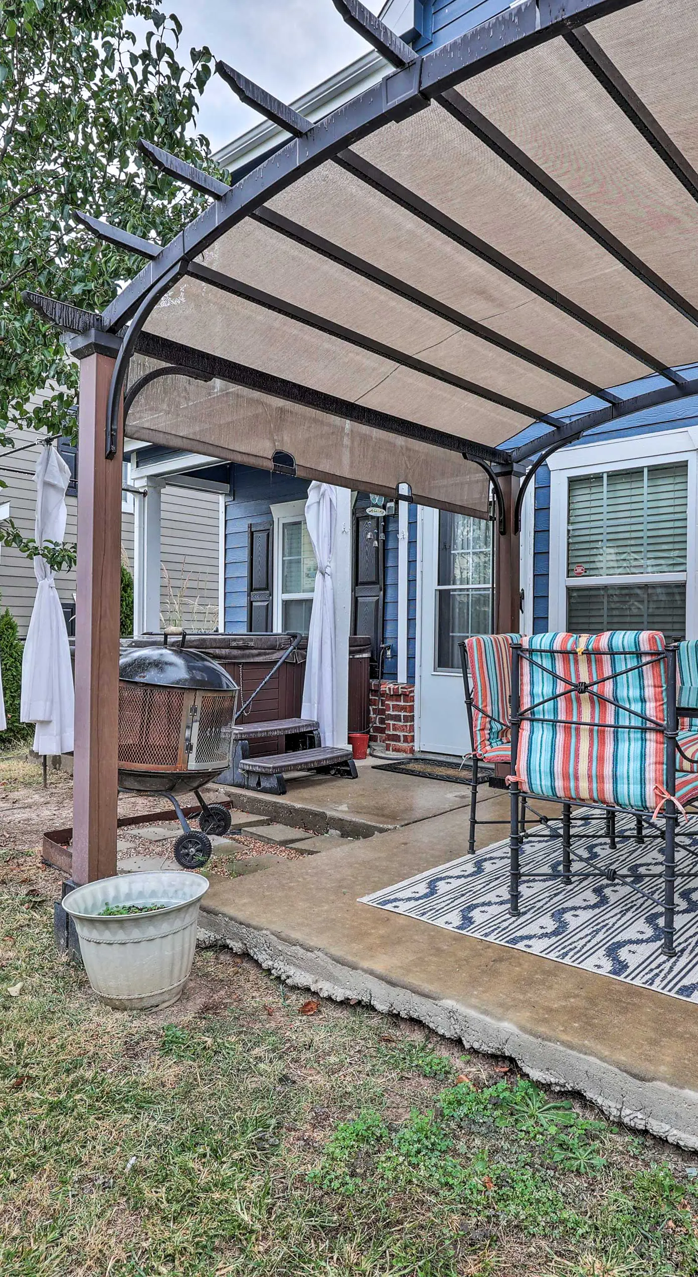 Walk to Lake: Townhome w/ Hot Tub in Afton!