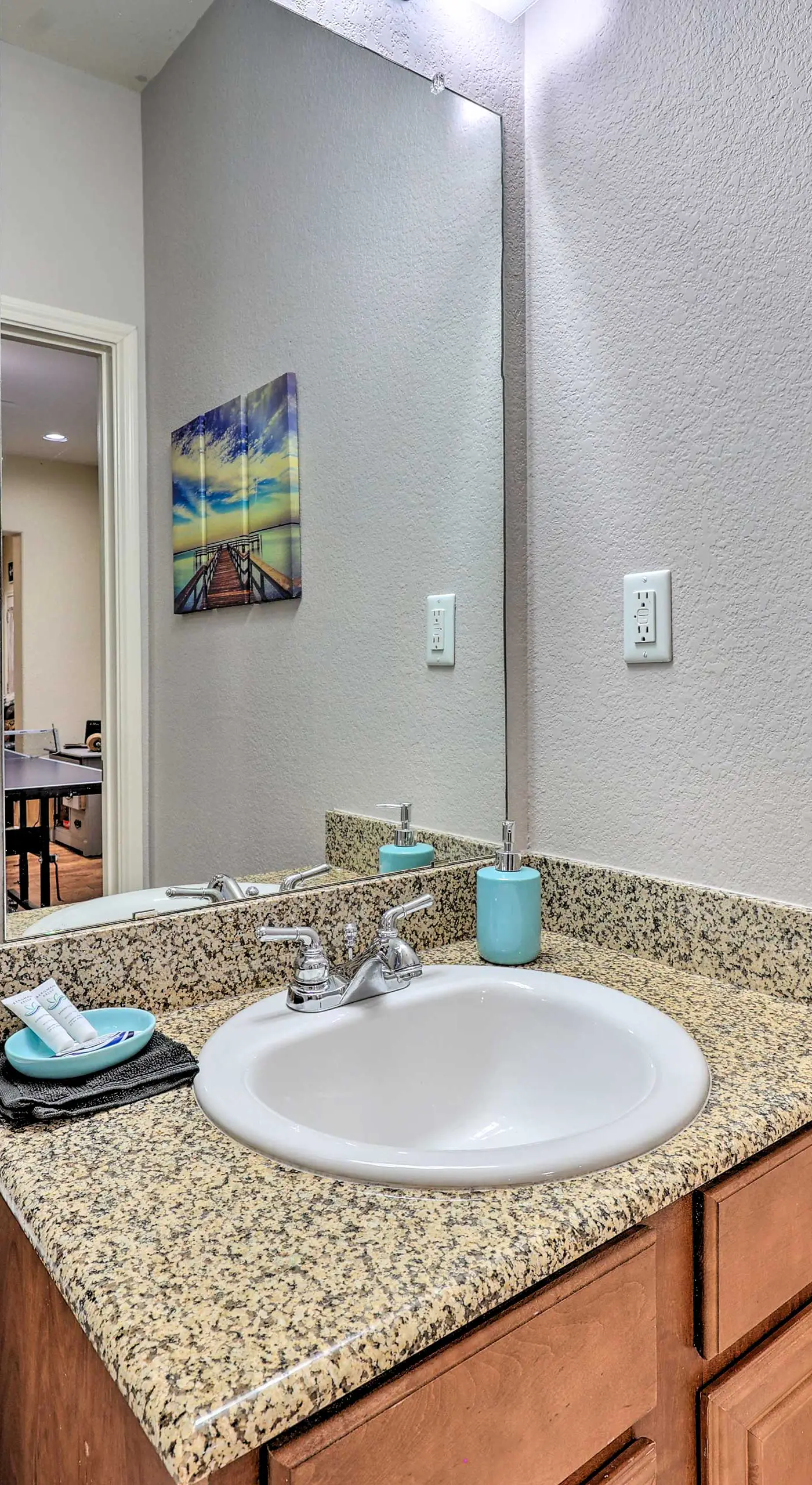 Walk to Lake: Townhome w/ Hot Tub in Afton!