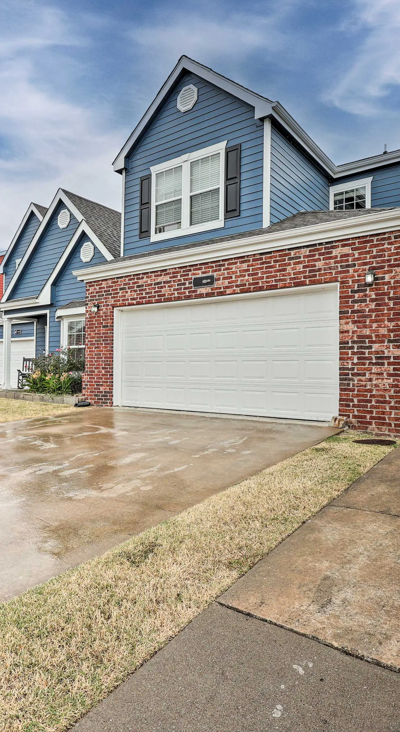 Walk to Lake: Townhome w/ Hot Tub in Afton!