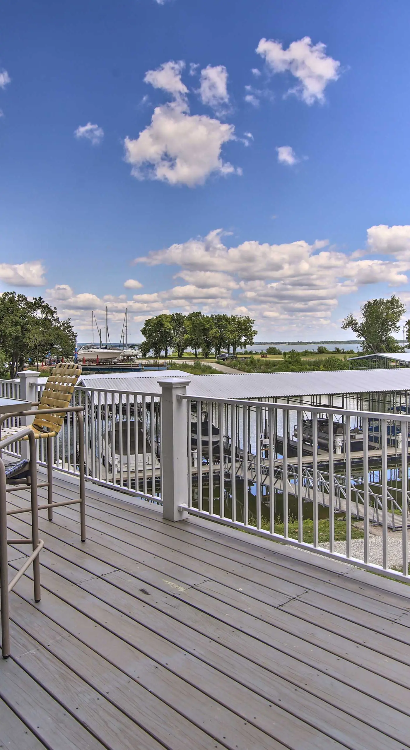 Walk to Lake: Townhome w/ Hot Tub in Afton!