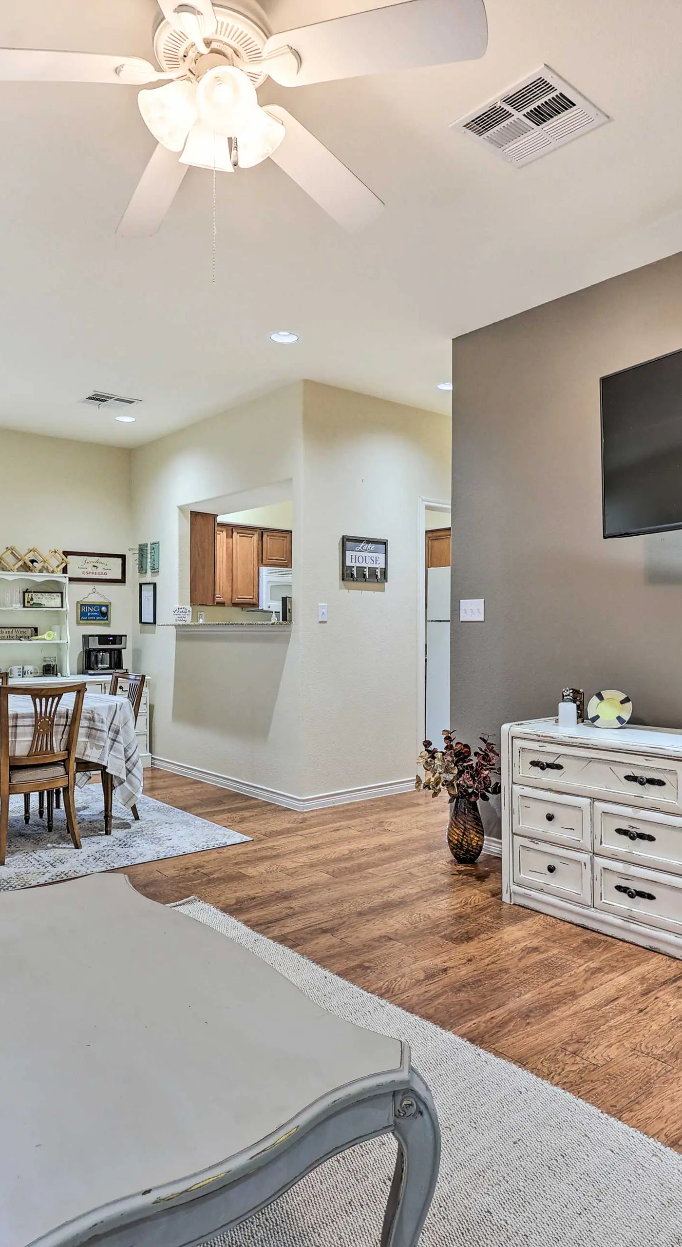 Walk to Lake: Townhome w/ Hot Tub in Afton!