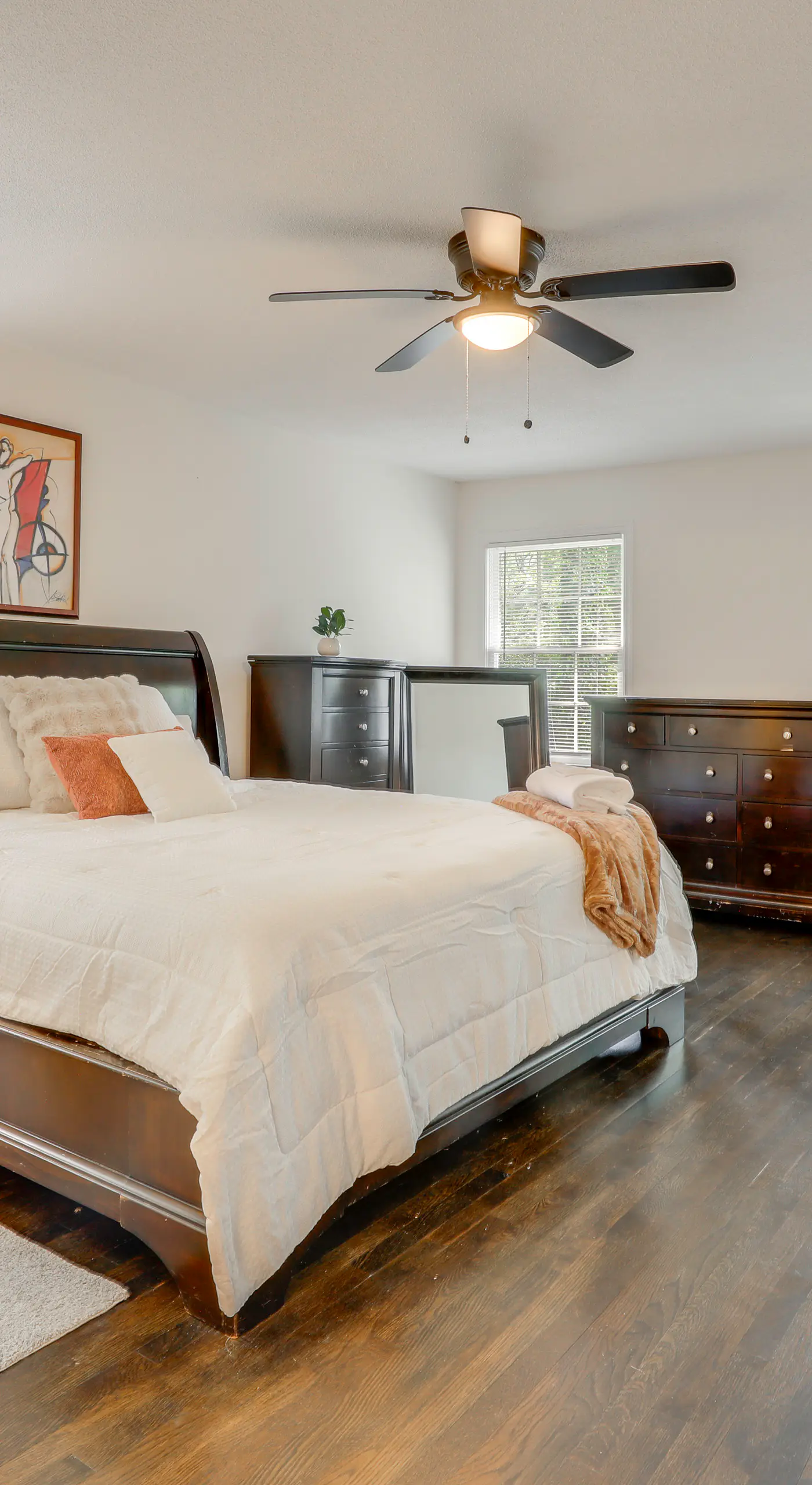Refined Decatur Retreat: Shop, Dine + Unwind!