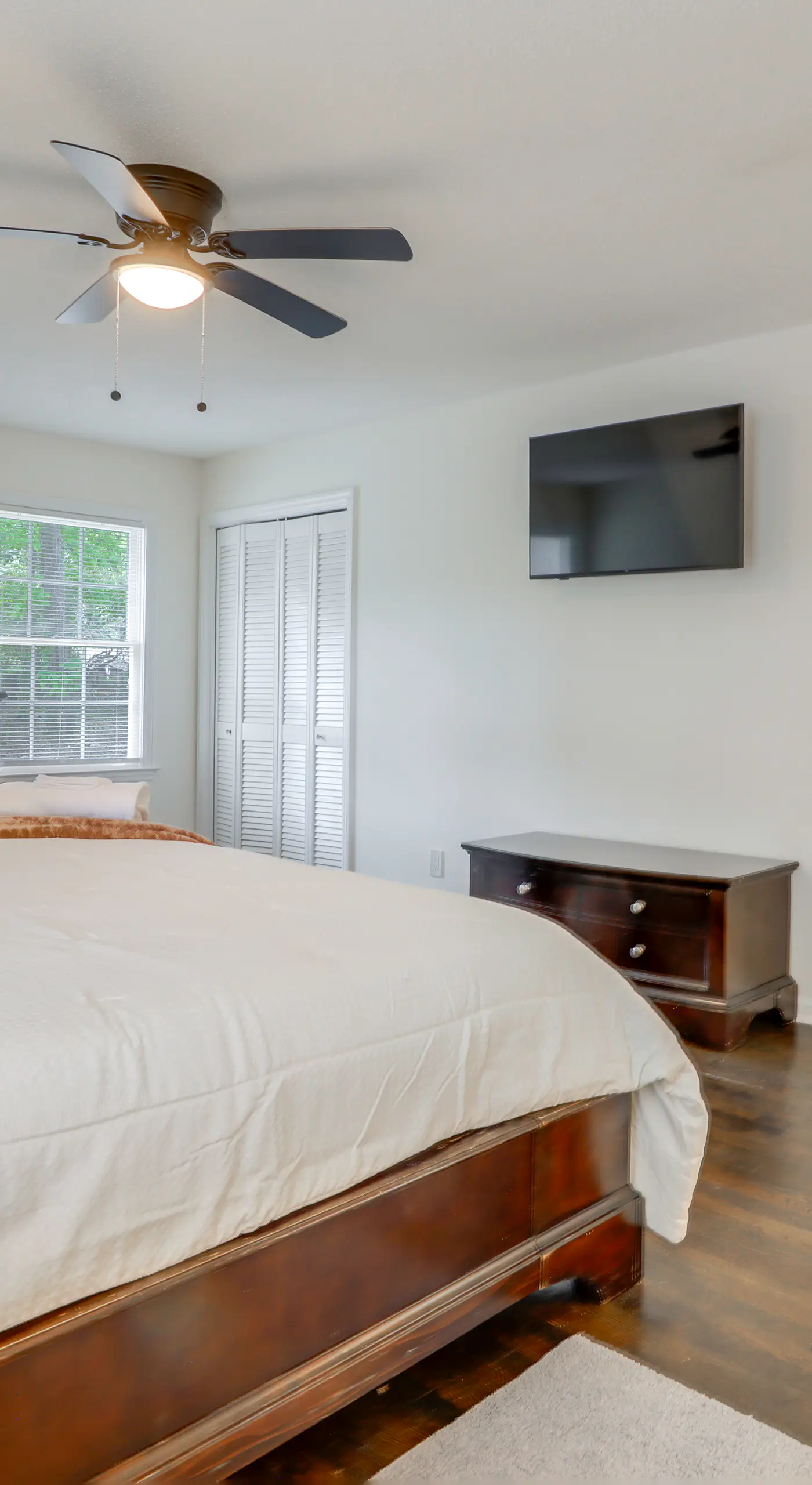Refined Decatur Retreat: Shop, Dine + Unwind!