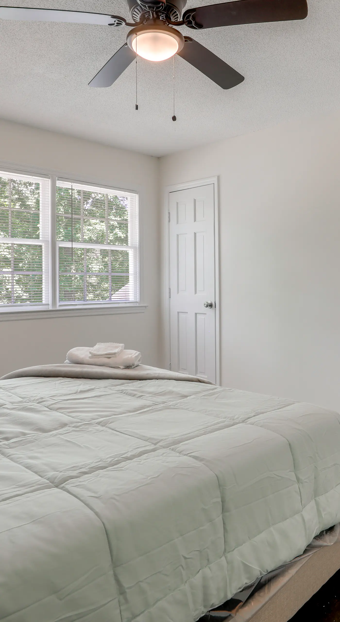 Refined Decatur Retreat: Shop, Dine + Unwind!