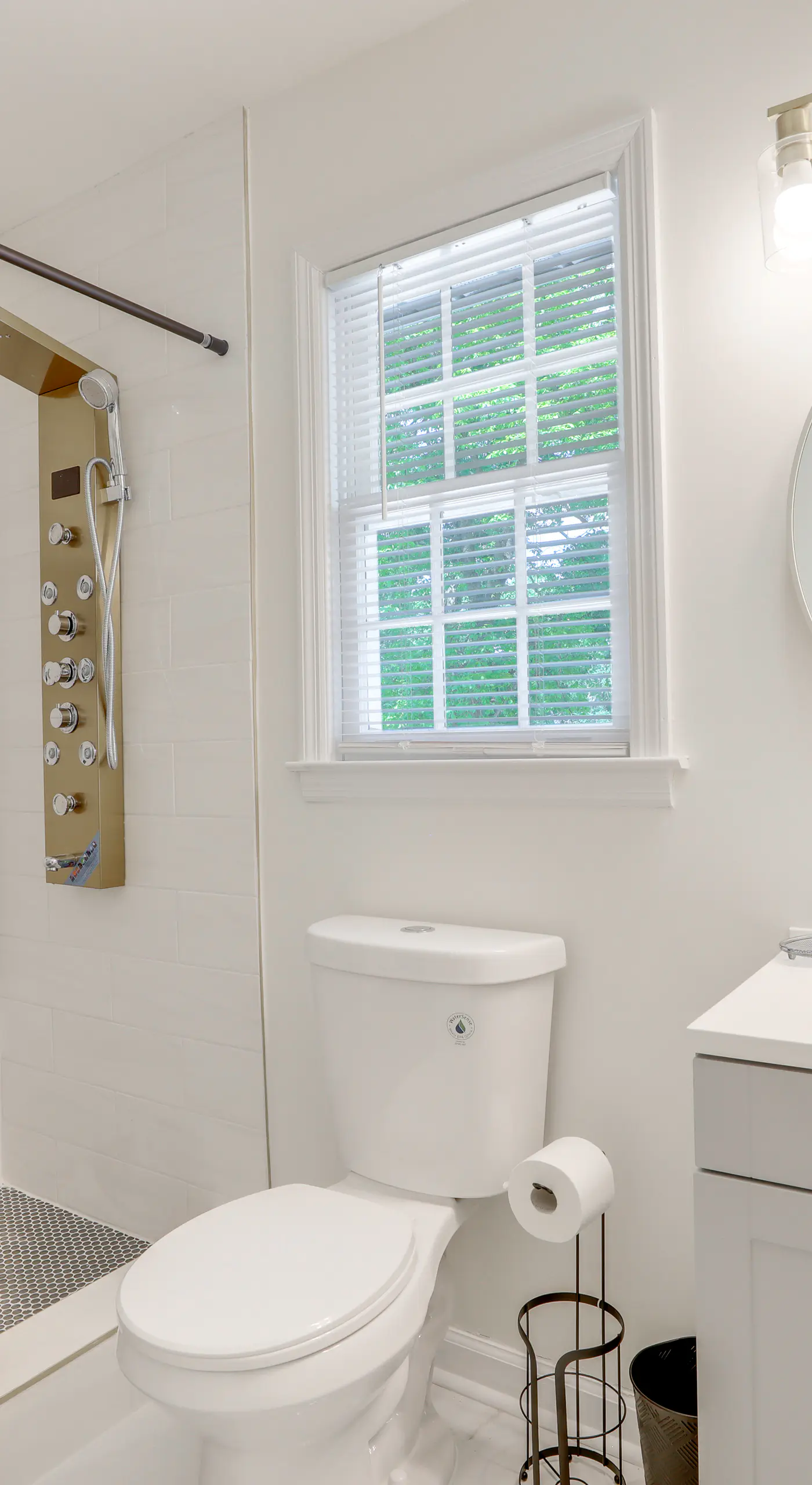 Refined Decatur Retreat: Shop, Dine + Unwind!