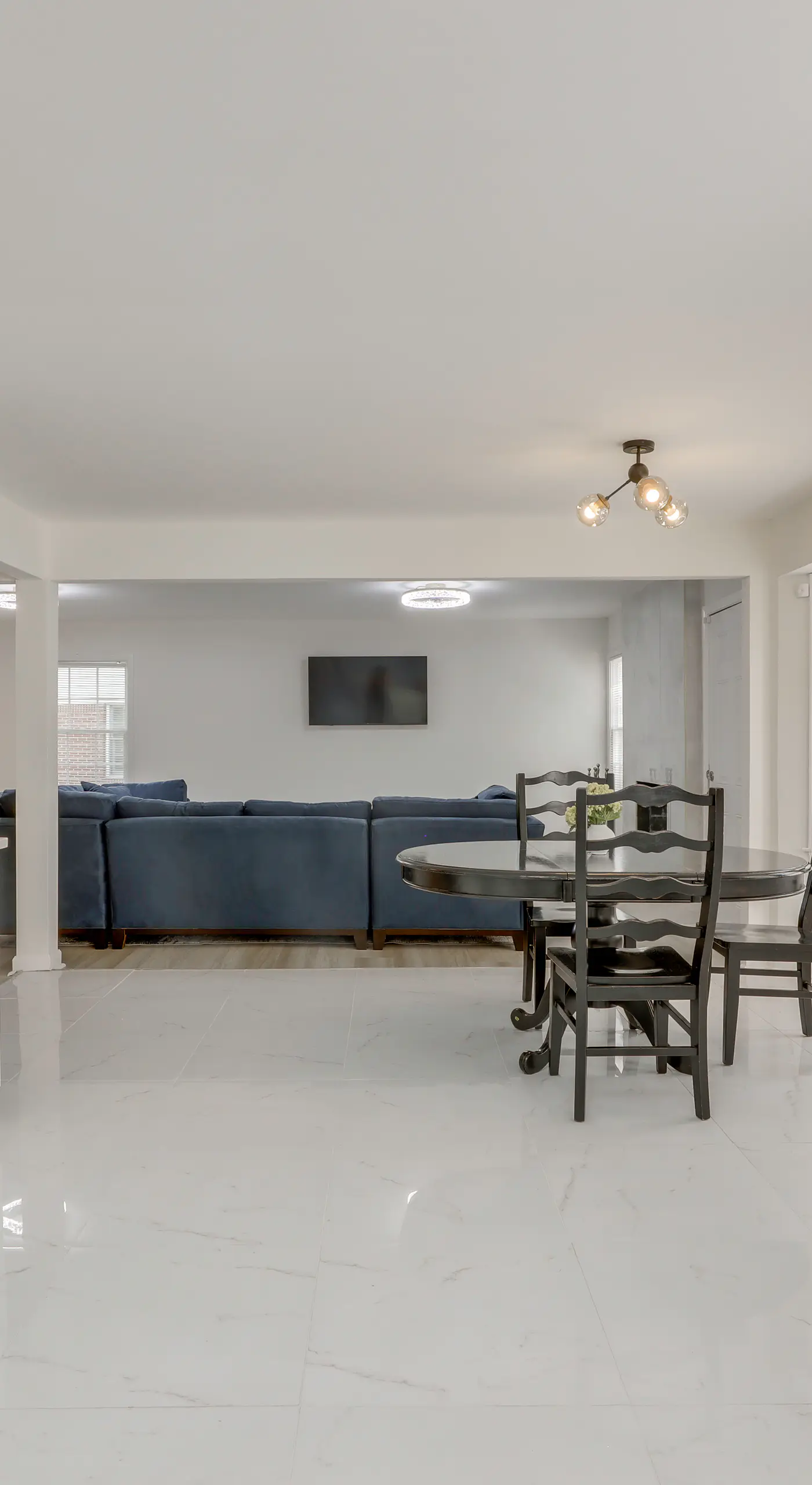 Refined Decatur Retreat: Shop, Dine + Unwind!