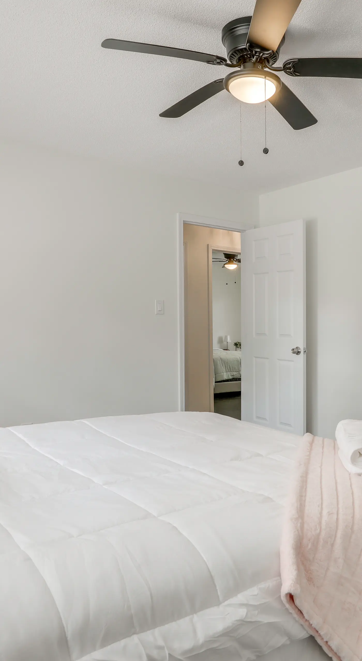 Refined Decatur Retreat: Shop, Dine + Unwind!