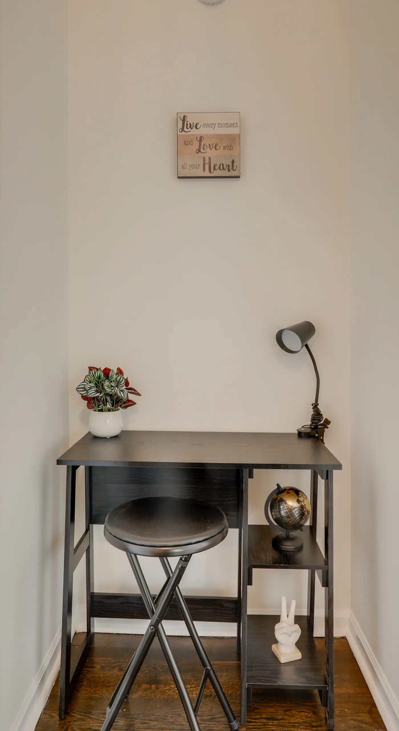 Refined Decatur Retreat: Shop, Dine + Unwind!