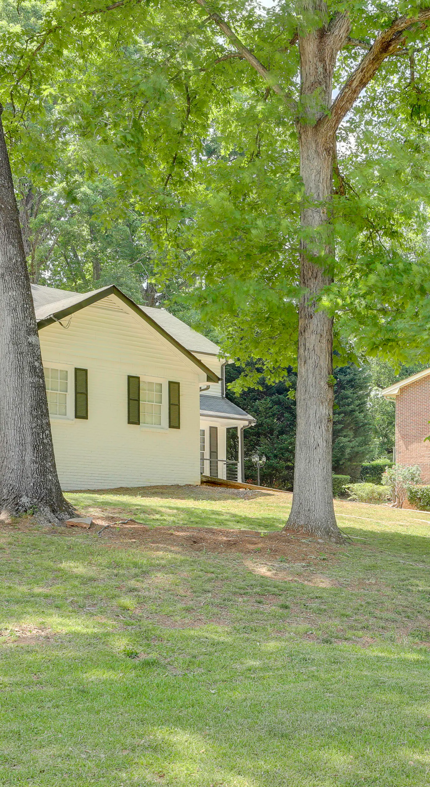 Refined Decatur Retreat: Shop, Dine + Unwind!