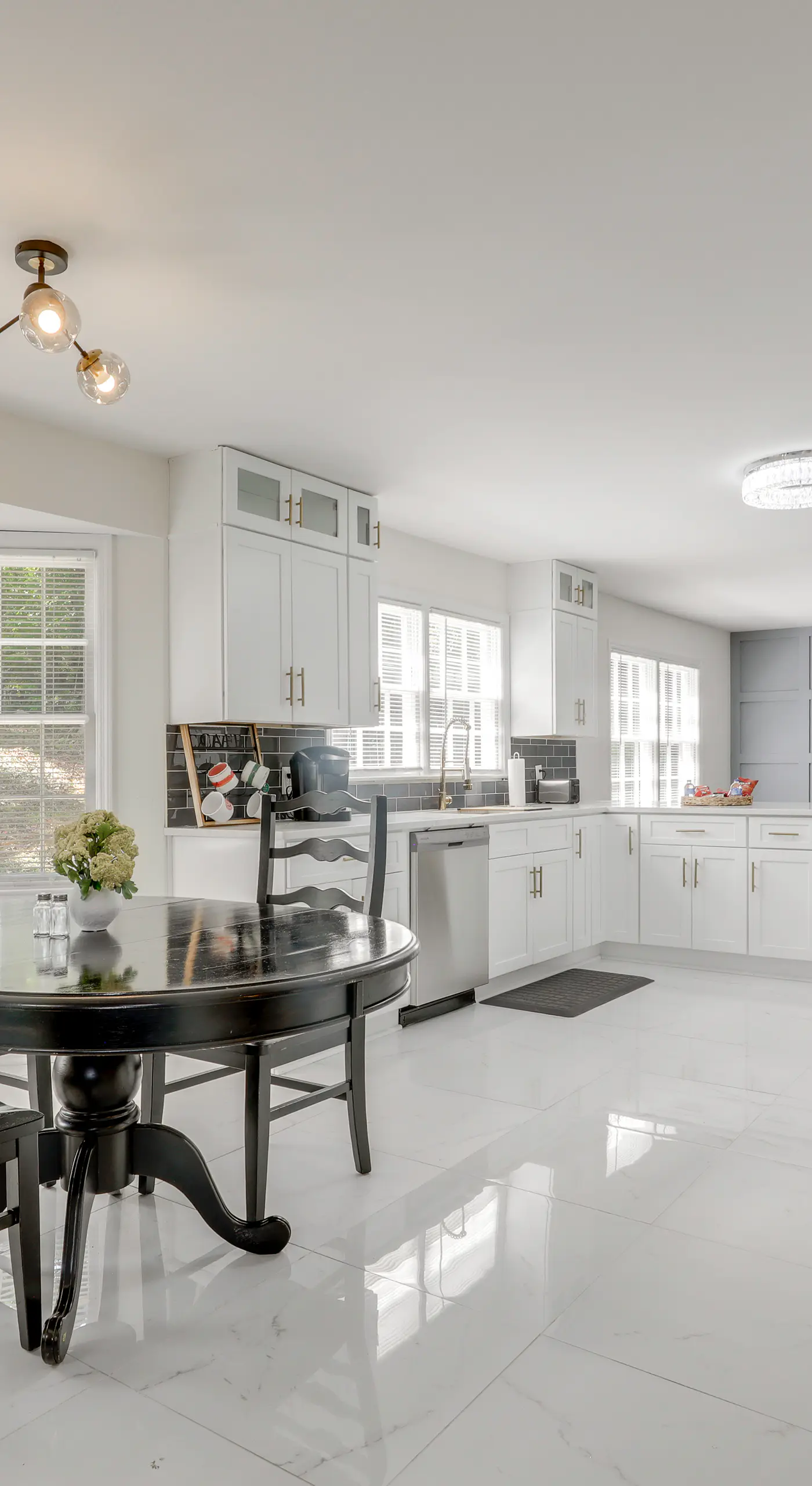 Refined Decatur Retreat: Shop, Dine + Unwind!