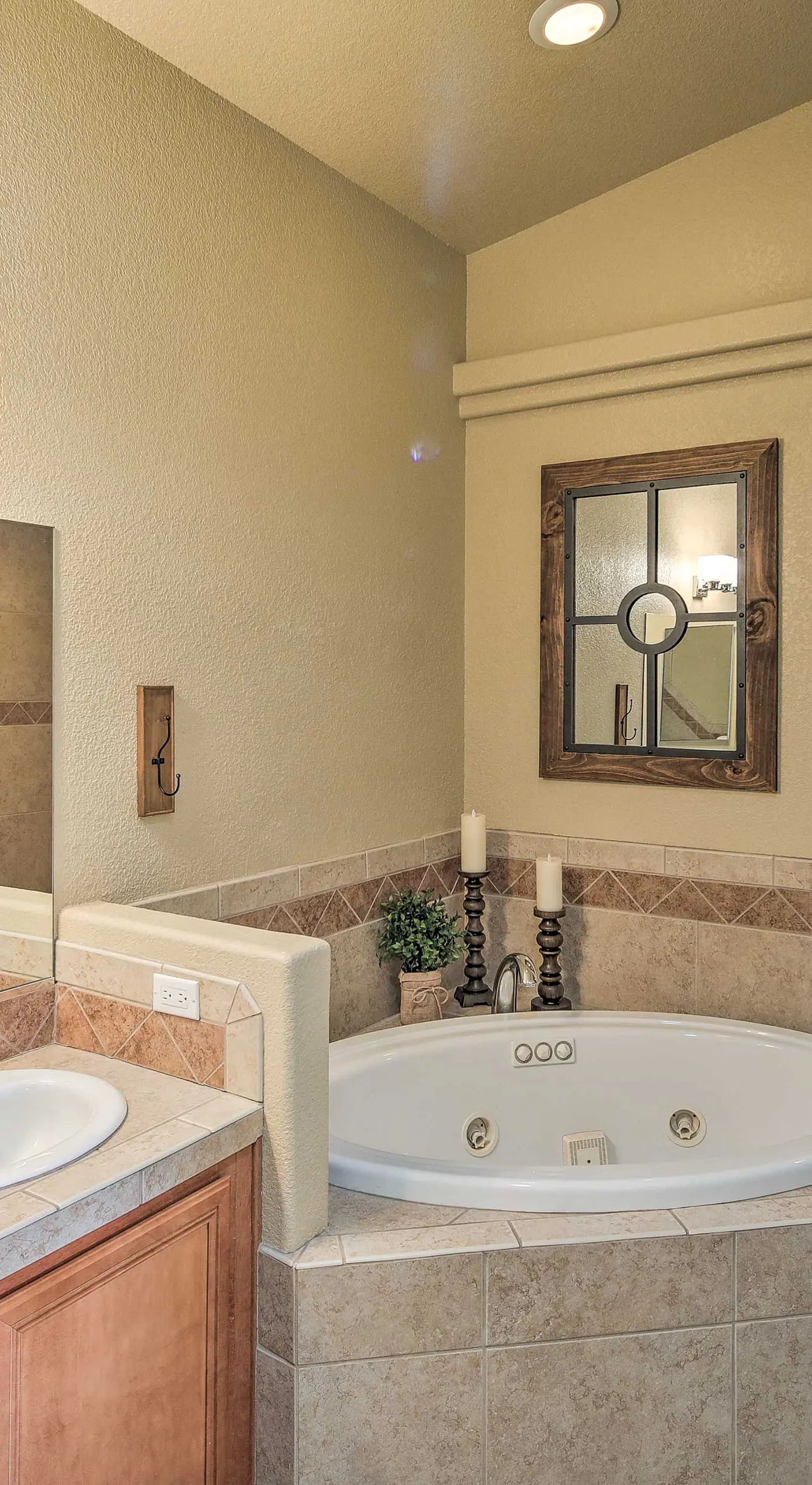 2 Mi to Beach: Lake Havasu Gem w/ Pool & Spa!