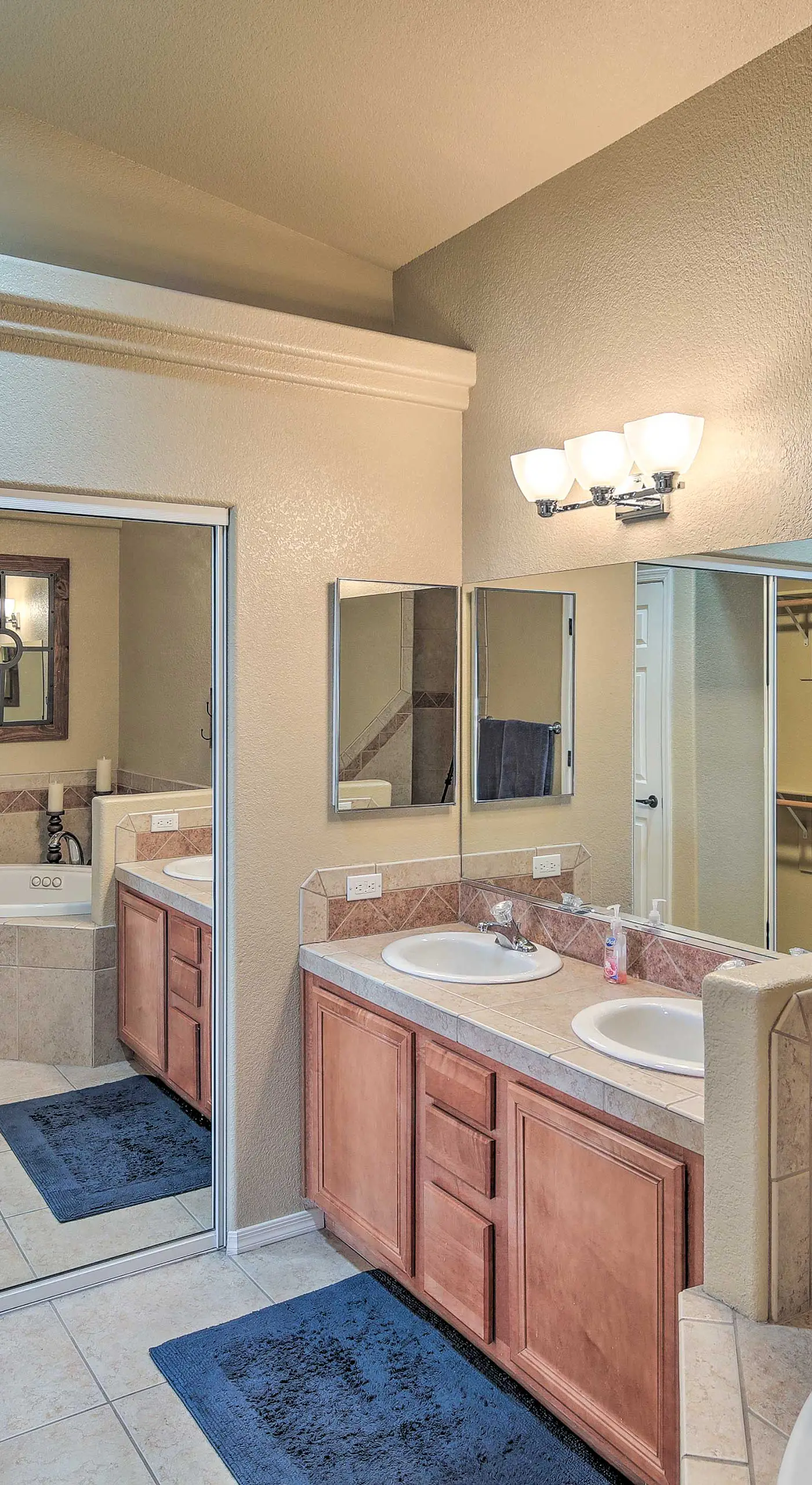 2 Mi to Beach: Lake Havasu Gem w/ Pool & Spa!