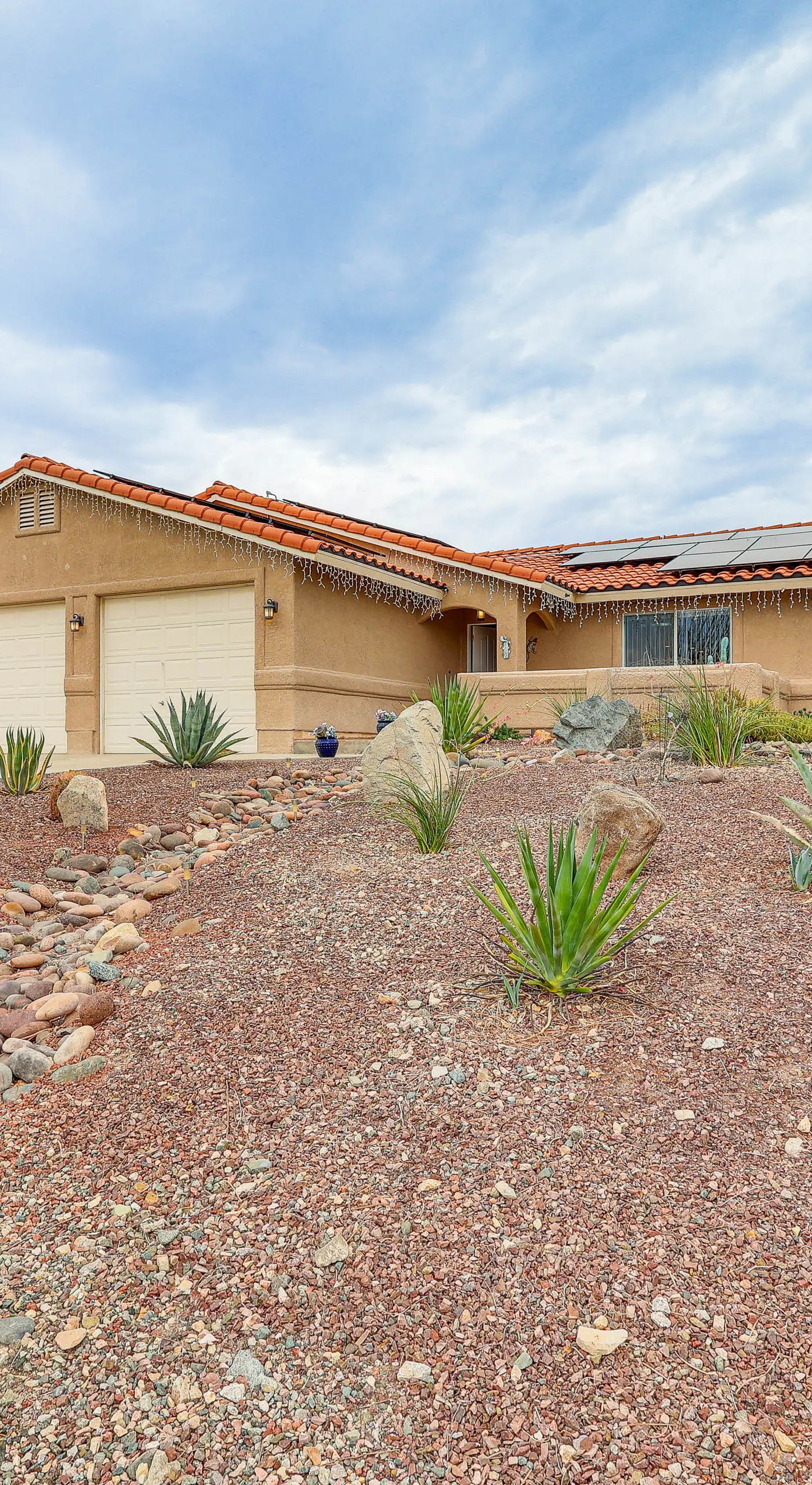 Grill & Dine Outside: Lake Havasu Home w/ Pool!