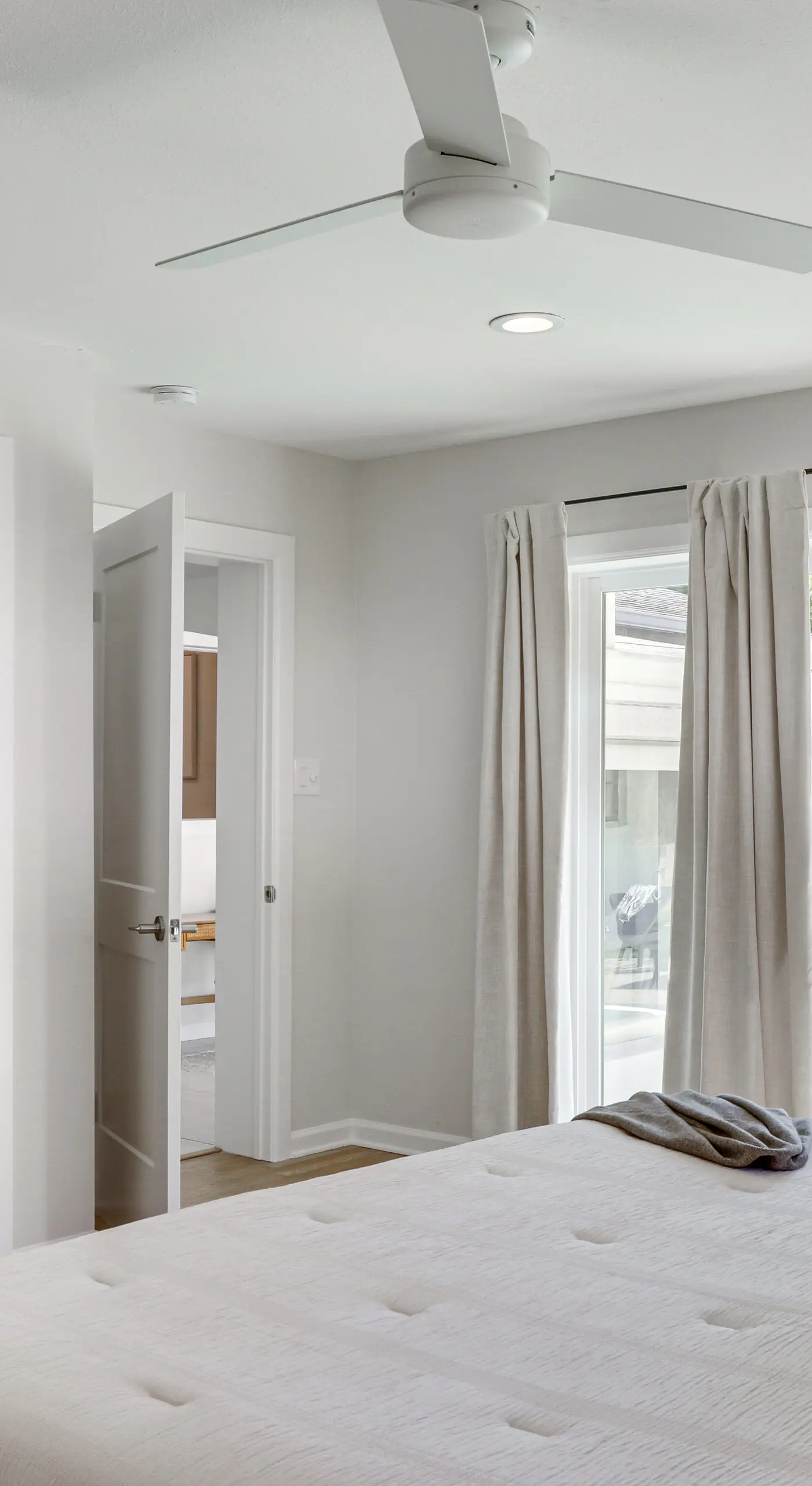 Lakeland Retreat: Private Heated Pool & Yard Games