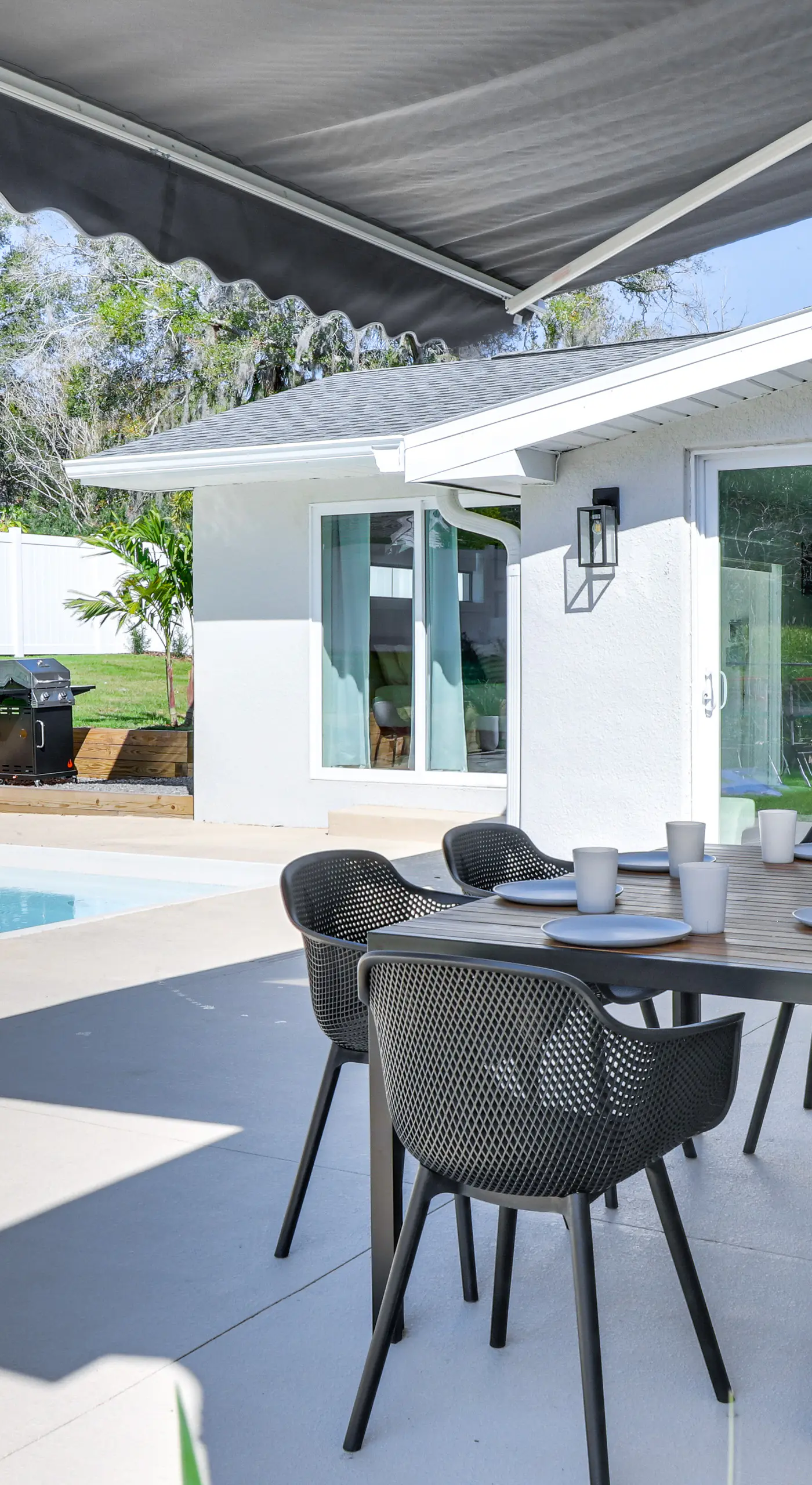 Lakeland Retreat: Private Heated Pool & Yard Games