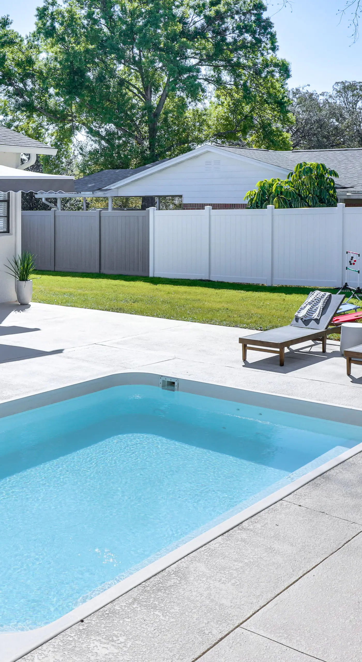 Lakeland Retreat: Private Heated Pool & Yard Games