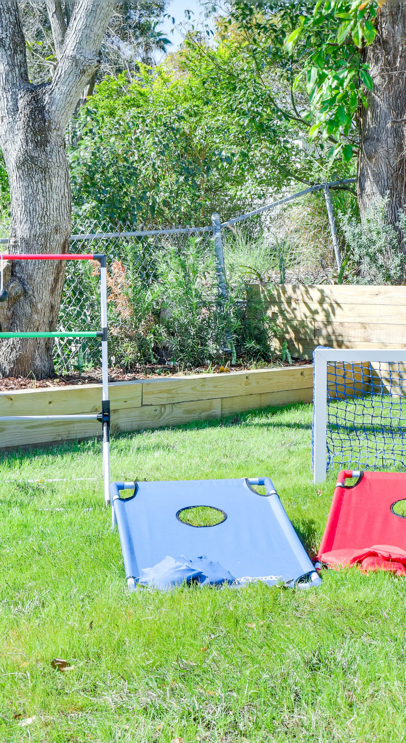 Lakeland Retreat: Private Heated Pool & Yard Games